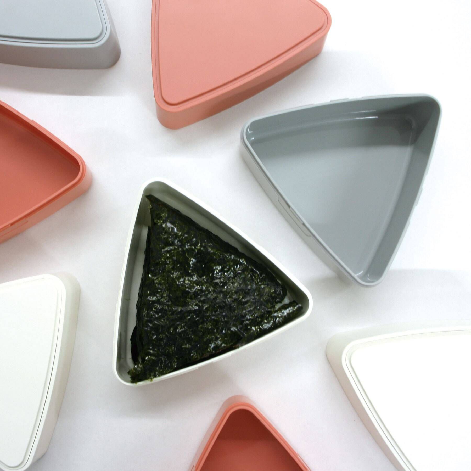 212 KITCHEN STORE「triangle おにぎりケース WH ＜GEL-COOL ジェルクール＞」|食器・キッチングッズ|