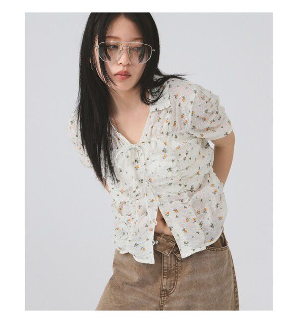 Ray BEAMS 「フラワー プリント シャーリング シャツ　　26SS  花柄 ショート丈 洗える イージーケア 夏 ブラウス」|シャツ・ブラウス|