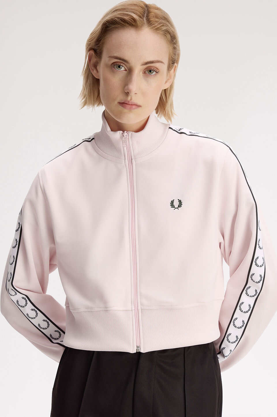 FRED PERRY 「Cropped Taped Track Jacket／クロップドトラックジャケット」|スウェット・ジャージ|ICED PINK