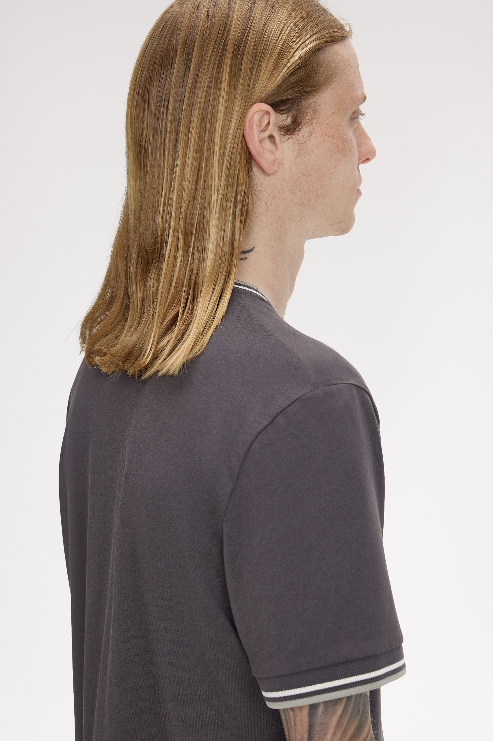 FRED PERRY 「Twin Tipped T-Shirt／ティップラインTシャツ M1588V」|Tシャツ・カットソー|