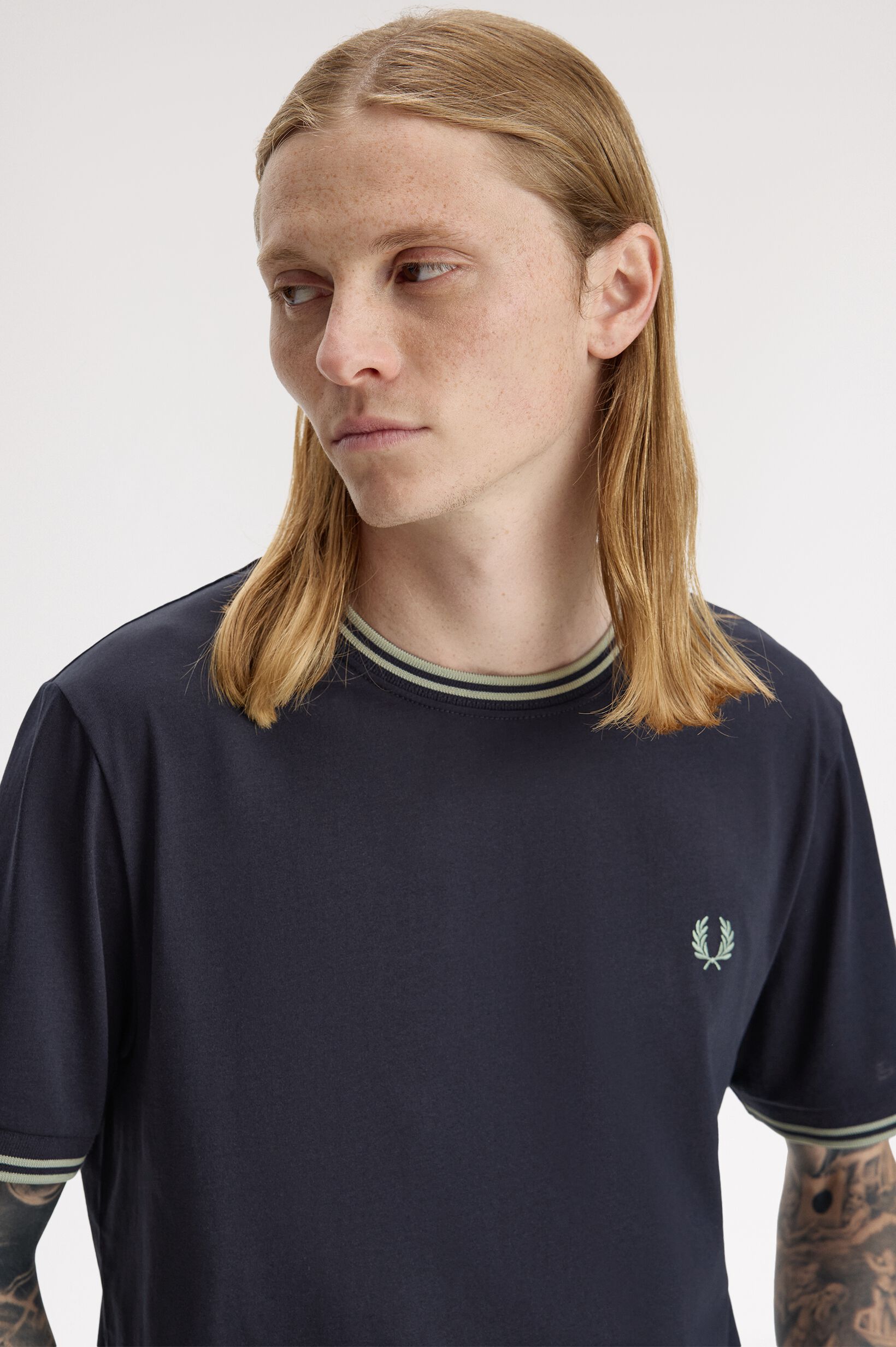FRED PERRY 「Twin Tipped T-Shirt／ティップラインTシャツ M1588V」|Tシャツ・カットソー|