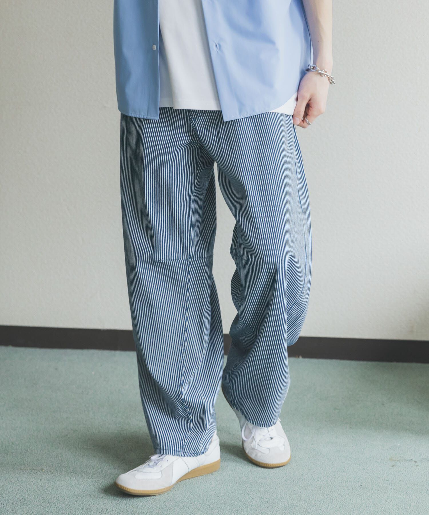 SENSE OF PLACE by URBAN RESEARCH「アソートバレルレッグデニムパンツ」|デニム|
