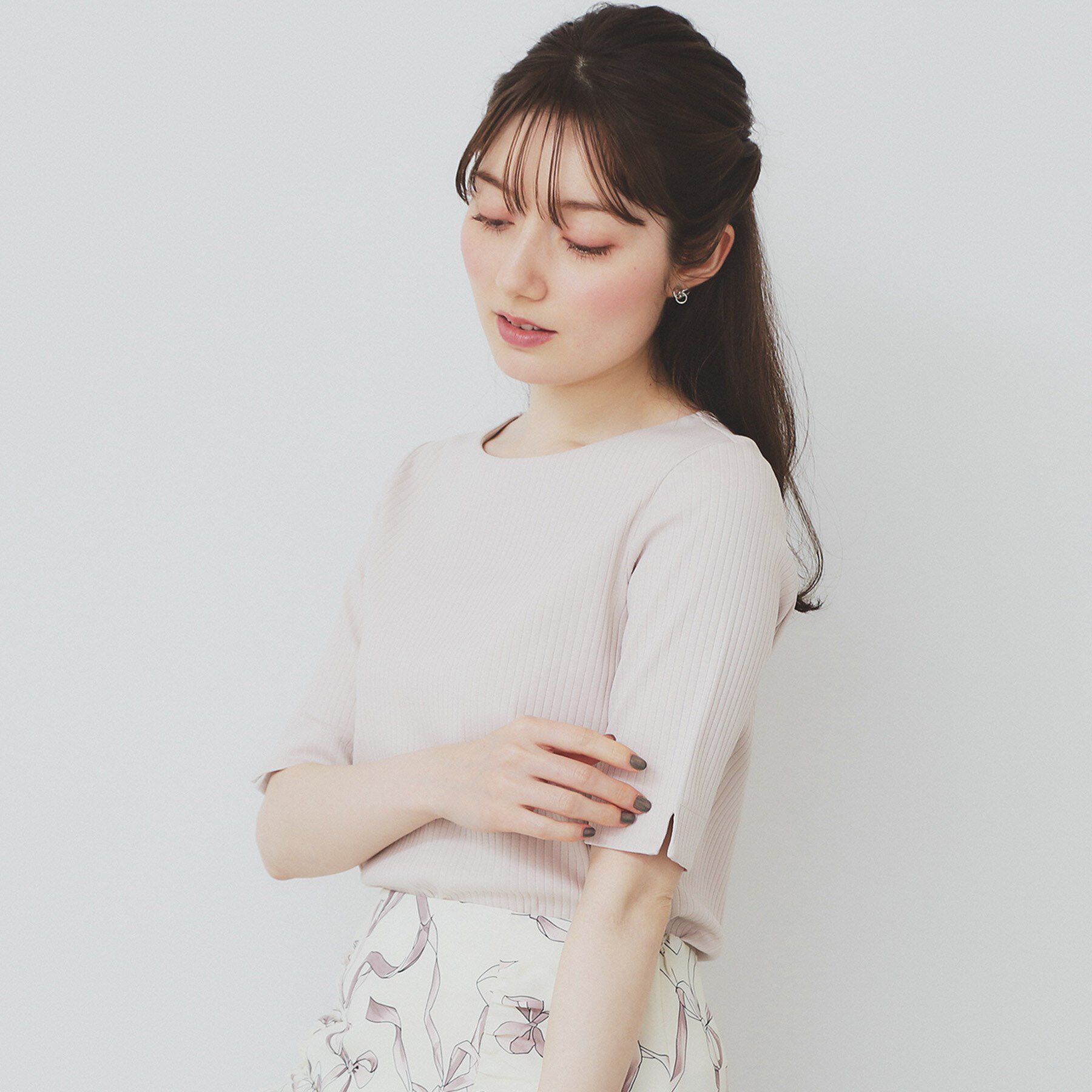 index「《7色展開／XS-LLサイズ》ボートネックリブトップス【UV／洗濯機洗い可】」|Tシャツ・カットソー|グレージュ(050)