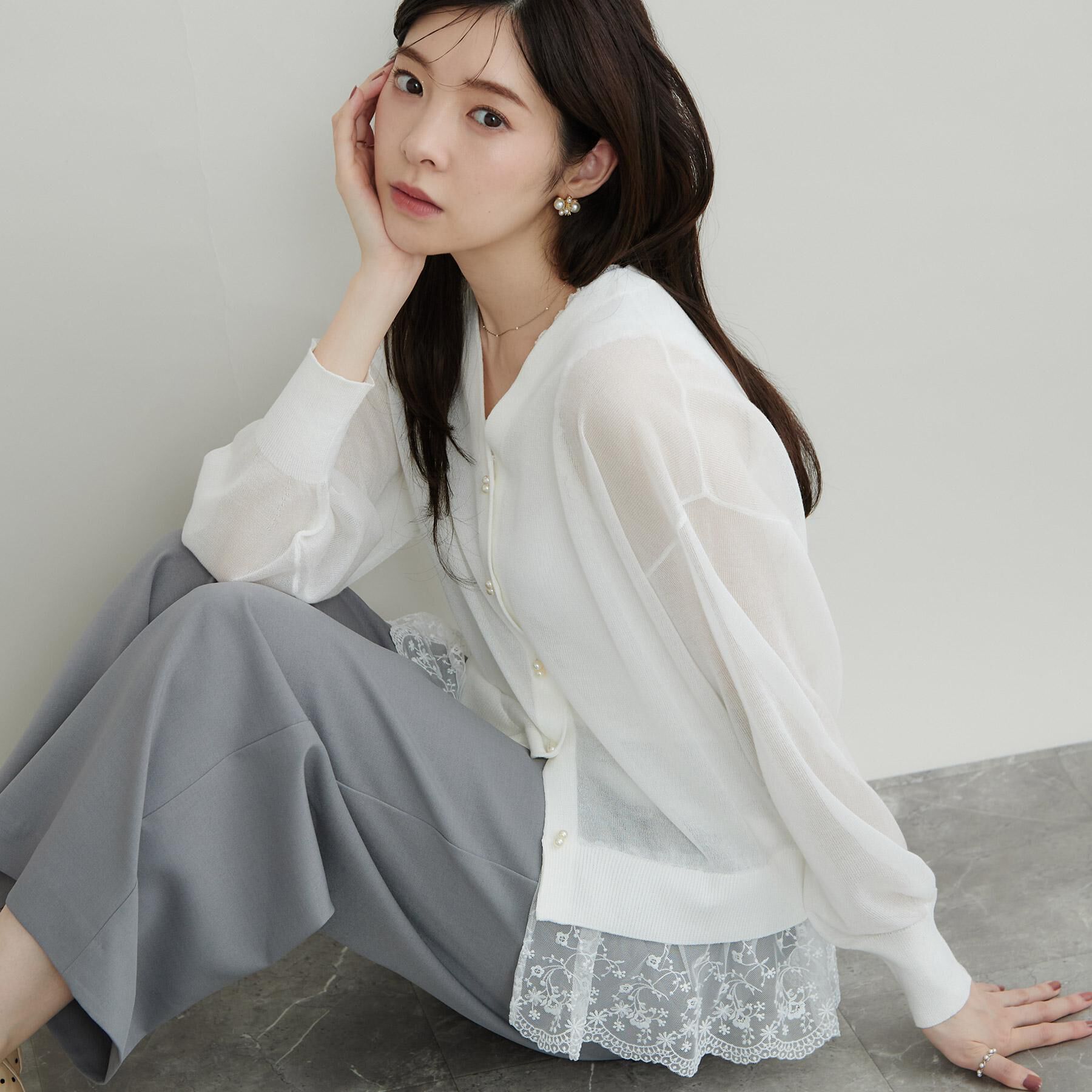 Couture broach「【羽織るだけで華やぐ】レースペプラム付 愛されシアーカーディガン」|カーディガン|