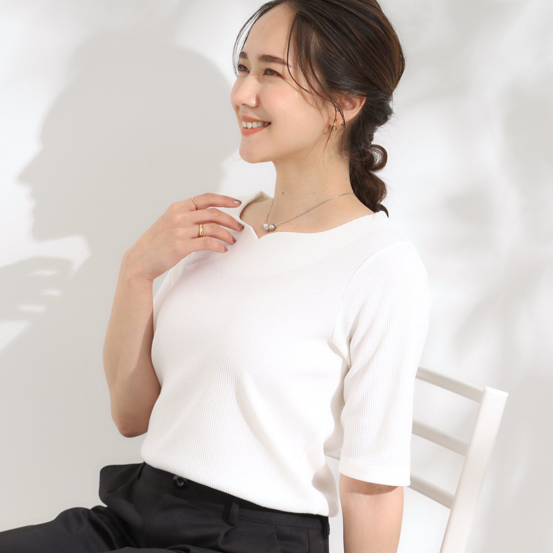 SHOO･LA･RUE「【S-LL】女性らしさ漂うハートネック テレコ5分袖トップス」|Tシャツ・カットソー|オフホワイト(003