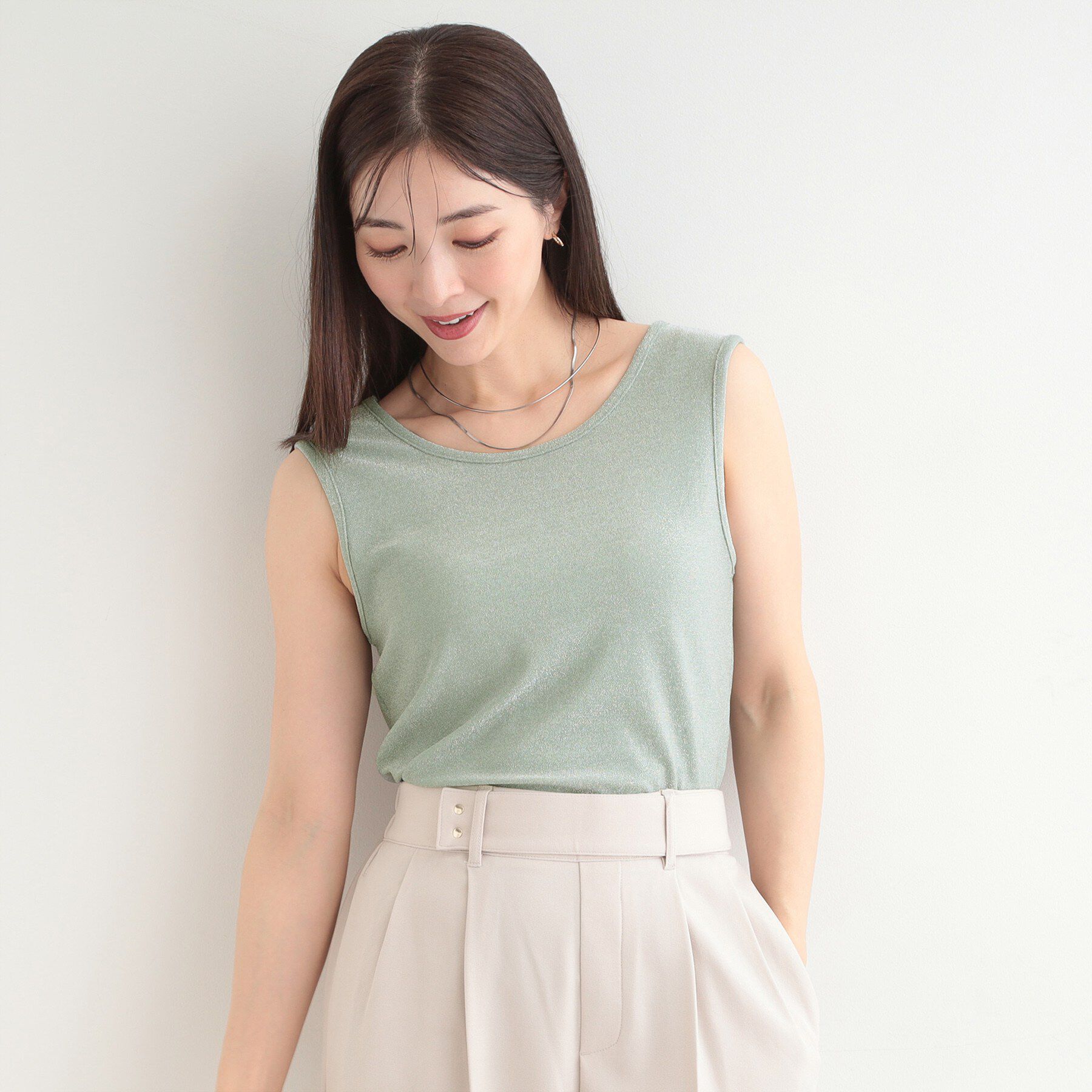 SHOO･LA･RUE「【洗濯機可】スクエアネックが小顔効果に　きらきらラメタンクトップ」|キャミソール|