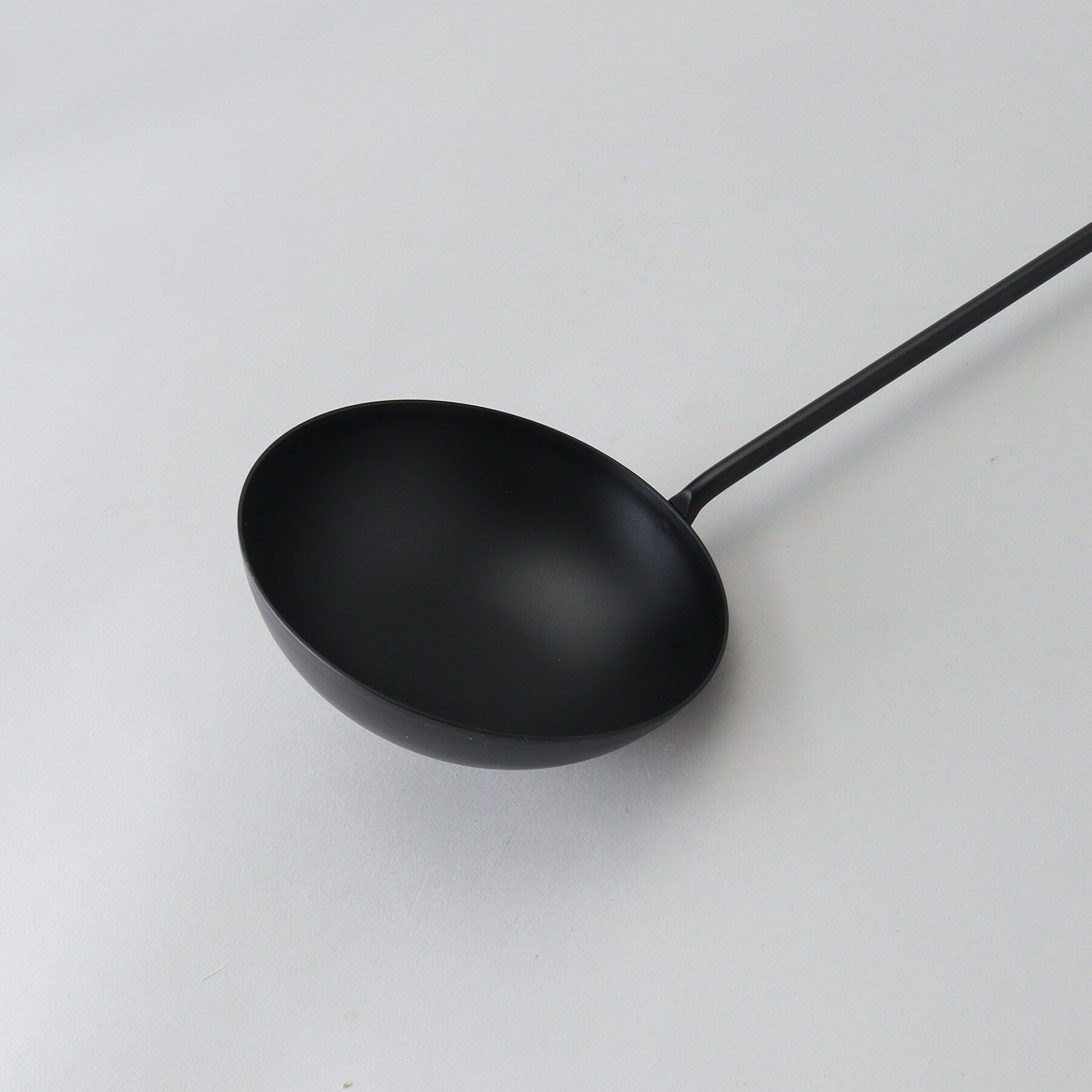 212 KITCHEN STORE「バーニスタ 鉄製いため鍋28cm お玉付」|食器・キッチングッズ|