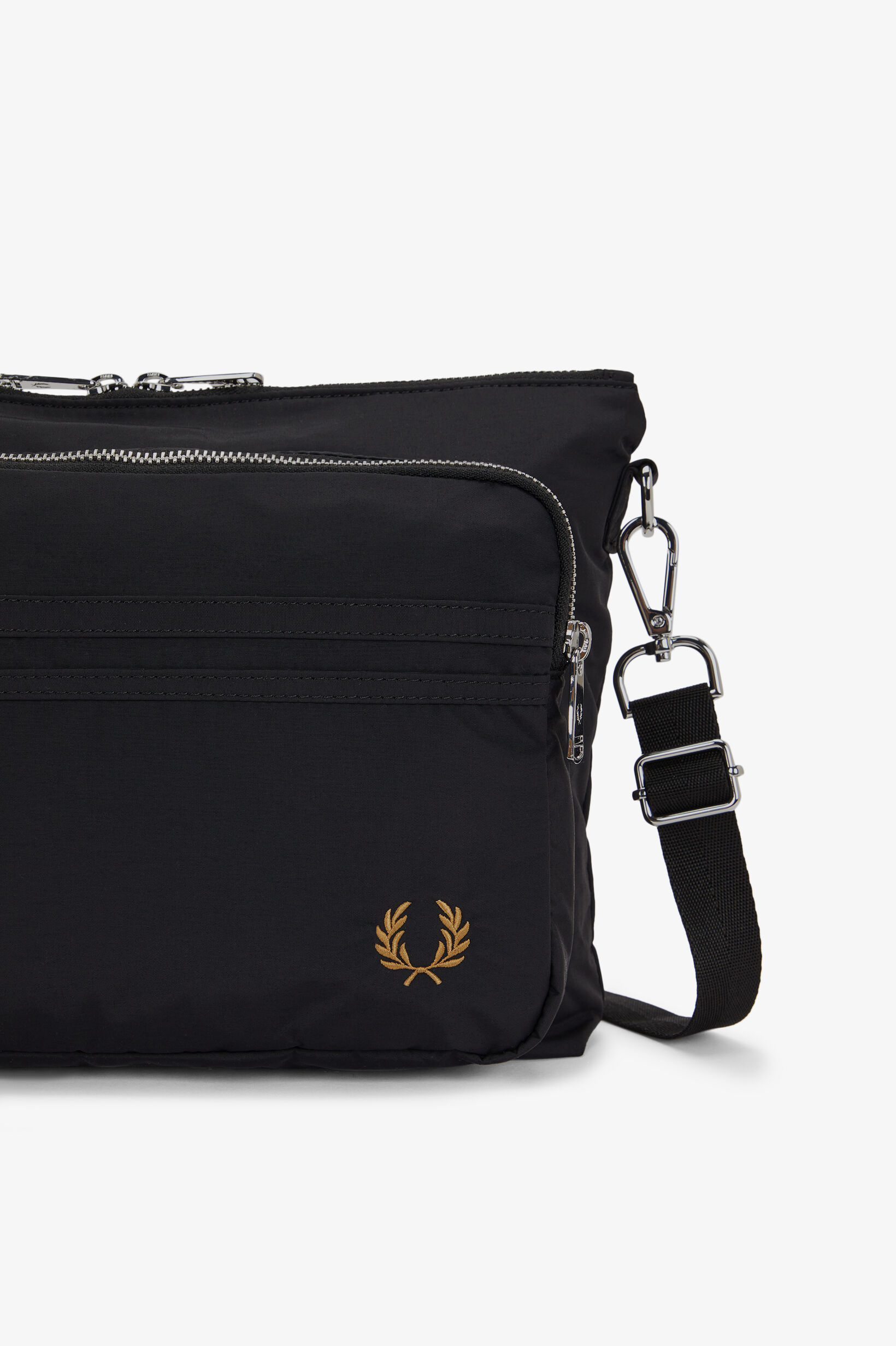 FRED PERRY 「BRENTHAM CROSSBODY BAG／ブレンサムクロスボディバッグ」|ショルダー・メッセンジャー|