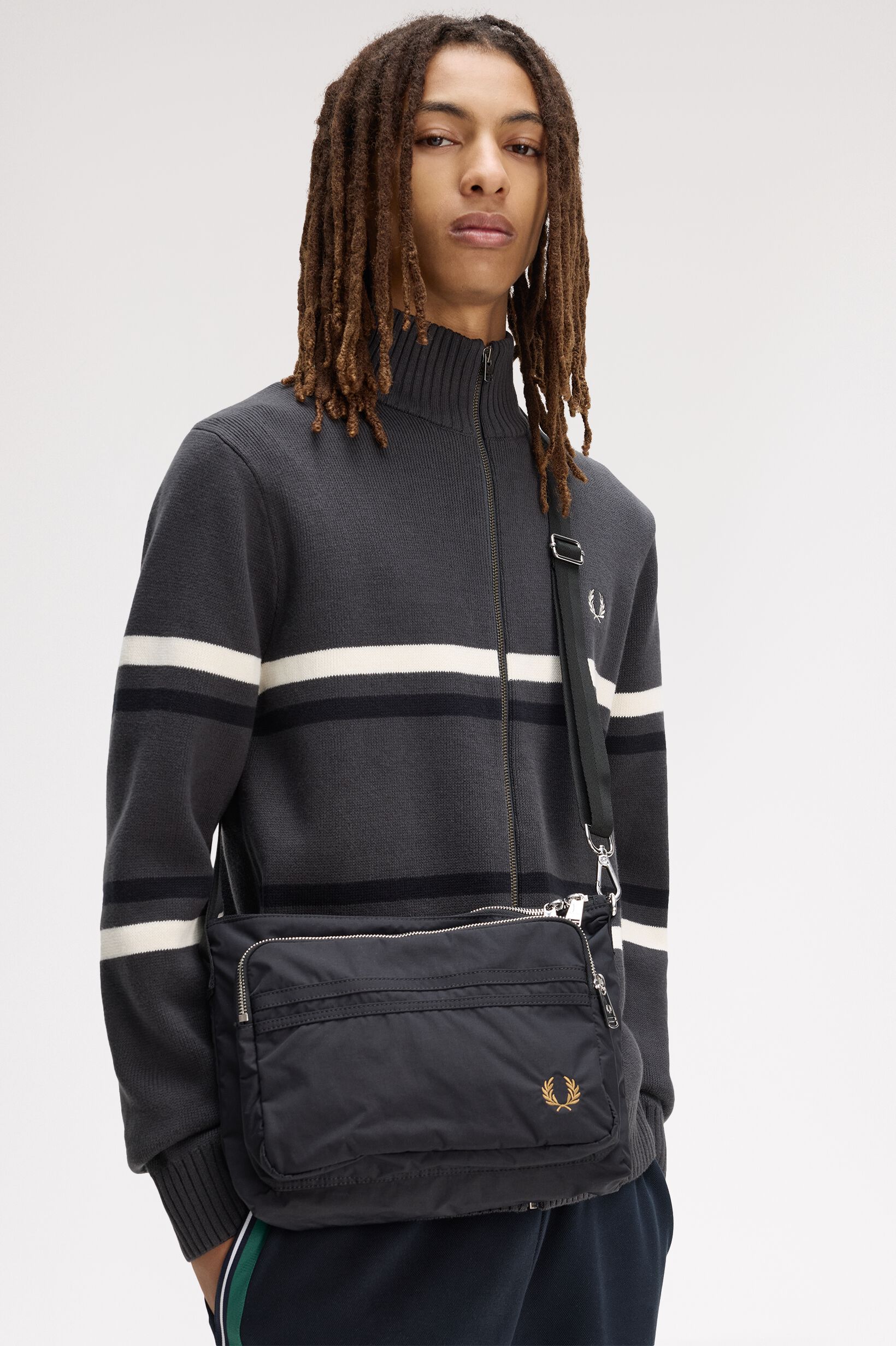 FRED PERRY 「BRENTHAM CROSSBODY BAG／ブレンサムクロスボディバッグ」|ショルダー・メッセンジャー|
