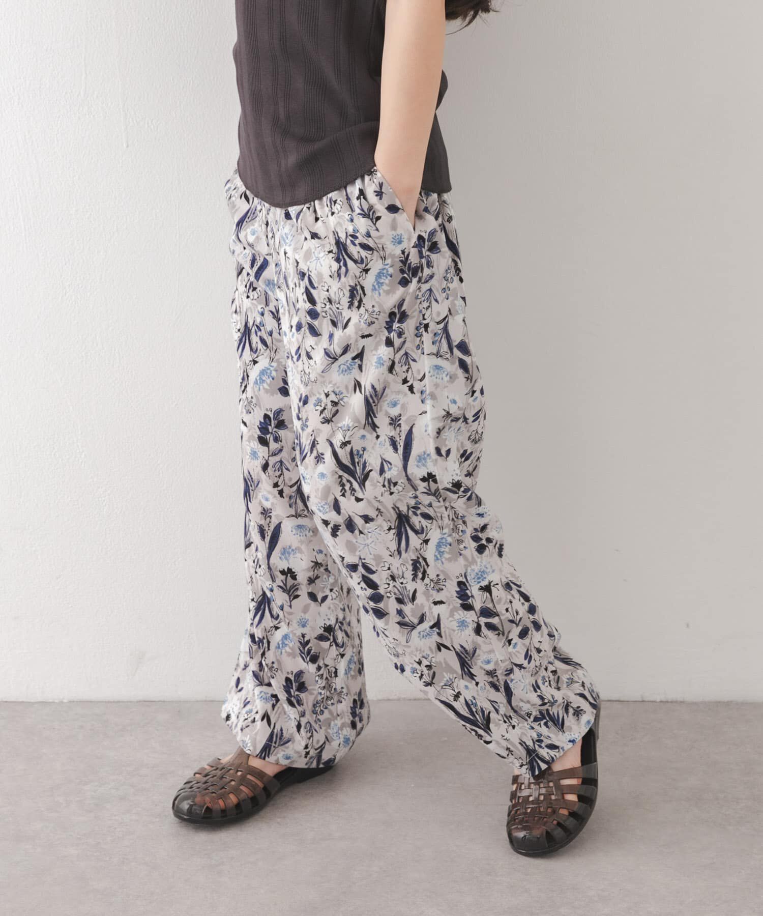 URBAN RESEARCH DOORS「『親子リンク』フラワープリントイージーパンツ(KIDS)」|その他|グレー系その他