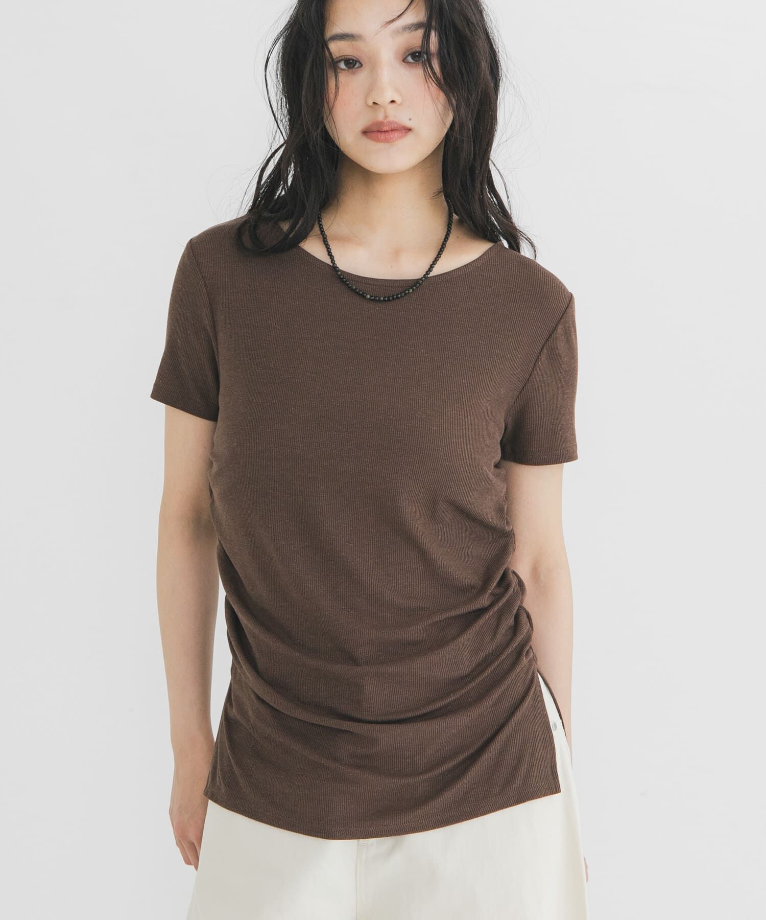  「シャーリングスリットTEE」|Tシャツ・カットソー|ブラウン