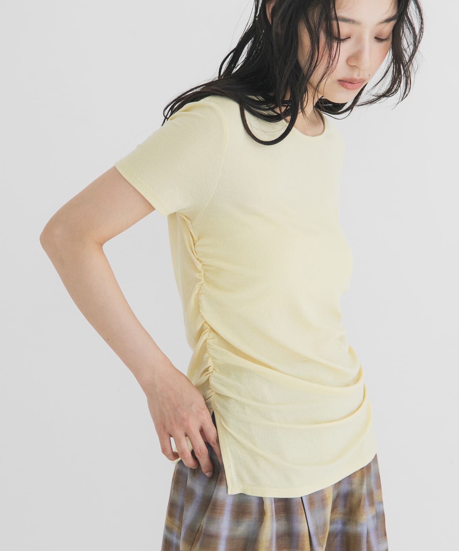  「シャーリングスリットTEE」|Tシャツ・カットソー|イエロー