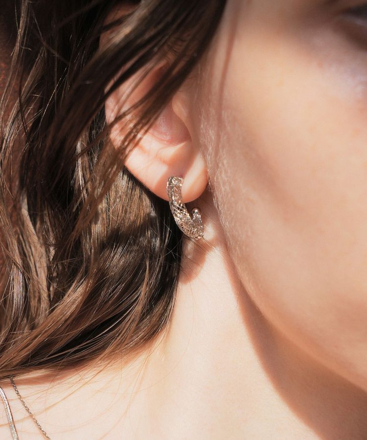 YECCA VECCA「メッシュフープピアス」|ピアス|