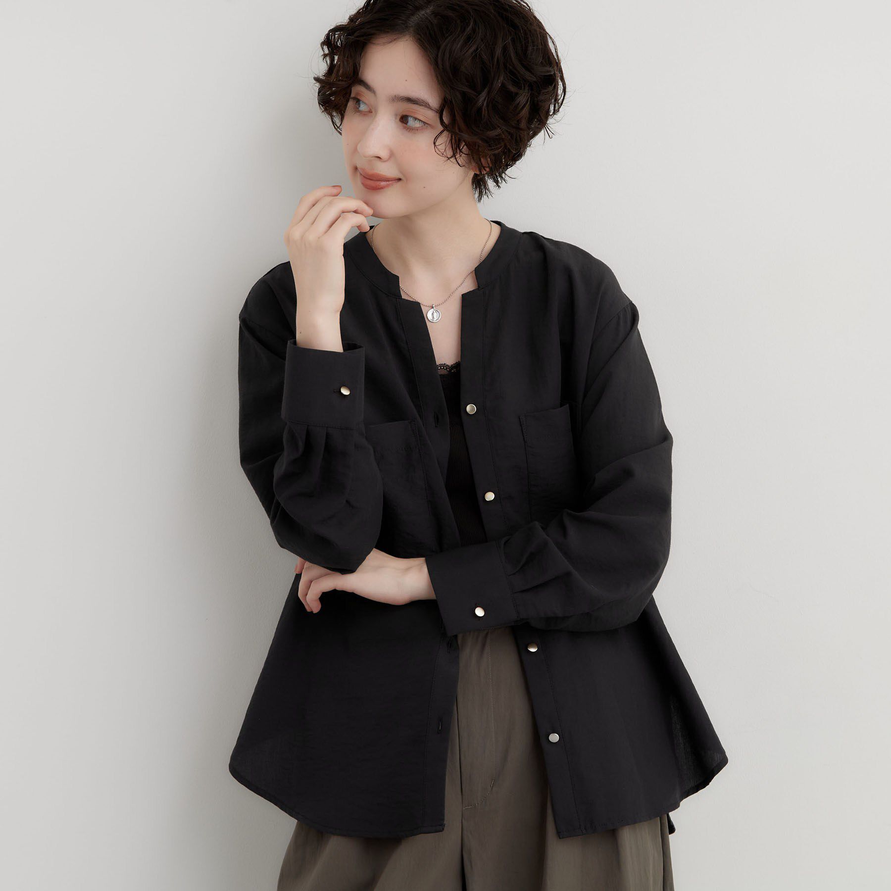 THE SHOP TK「【刻みネックですっきり見え】Wポケット金ボタンシャツ」|シャツ・ブラウス|
