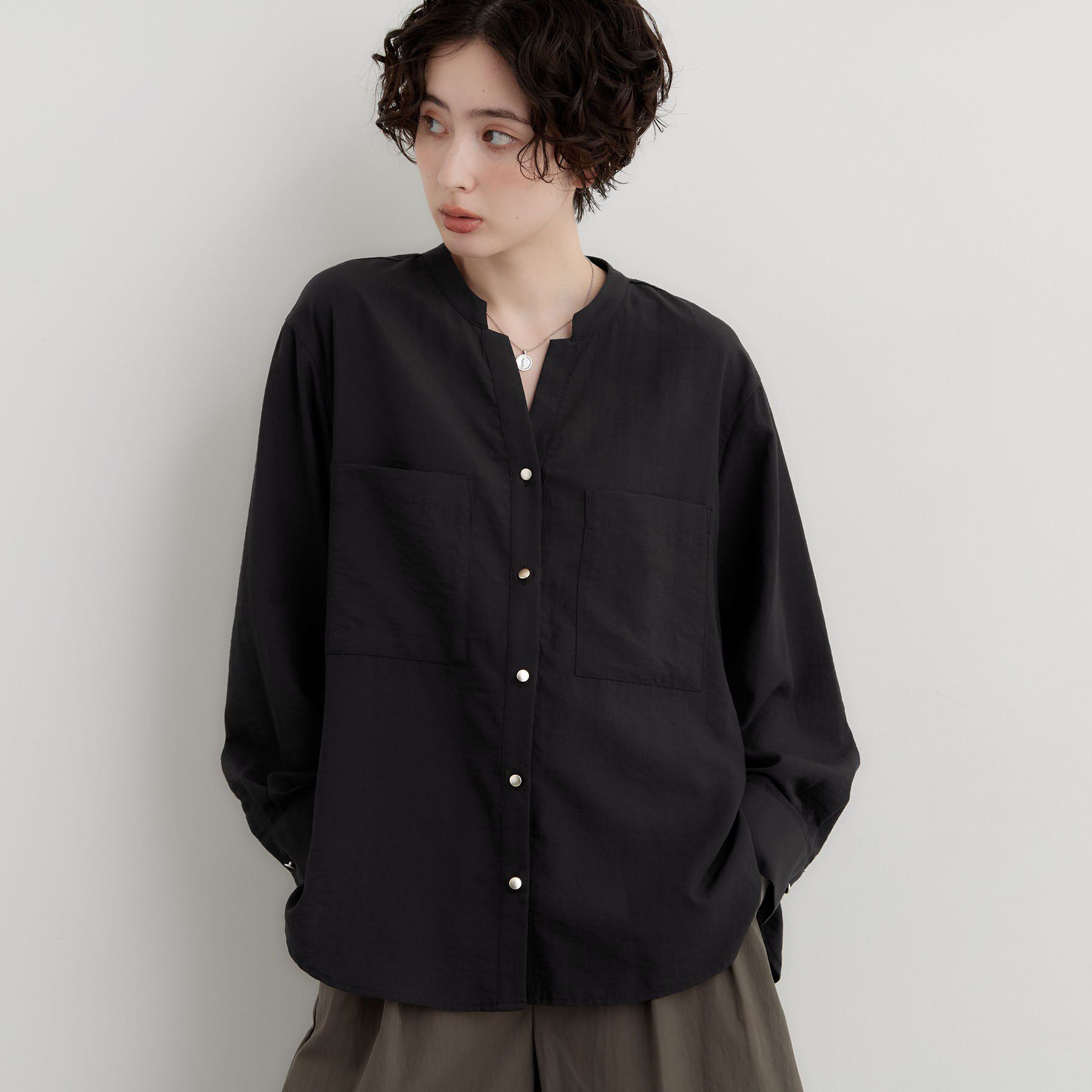 THE SHOP TK「【刻みネックですっきり見え】Wポケット金ボタンシャツ」|シャツ・ブラウス|
