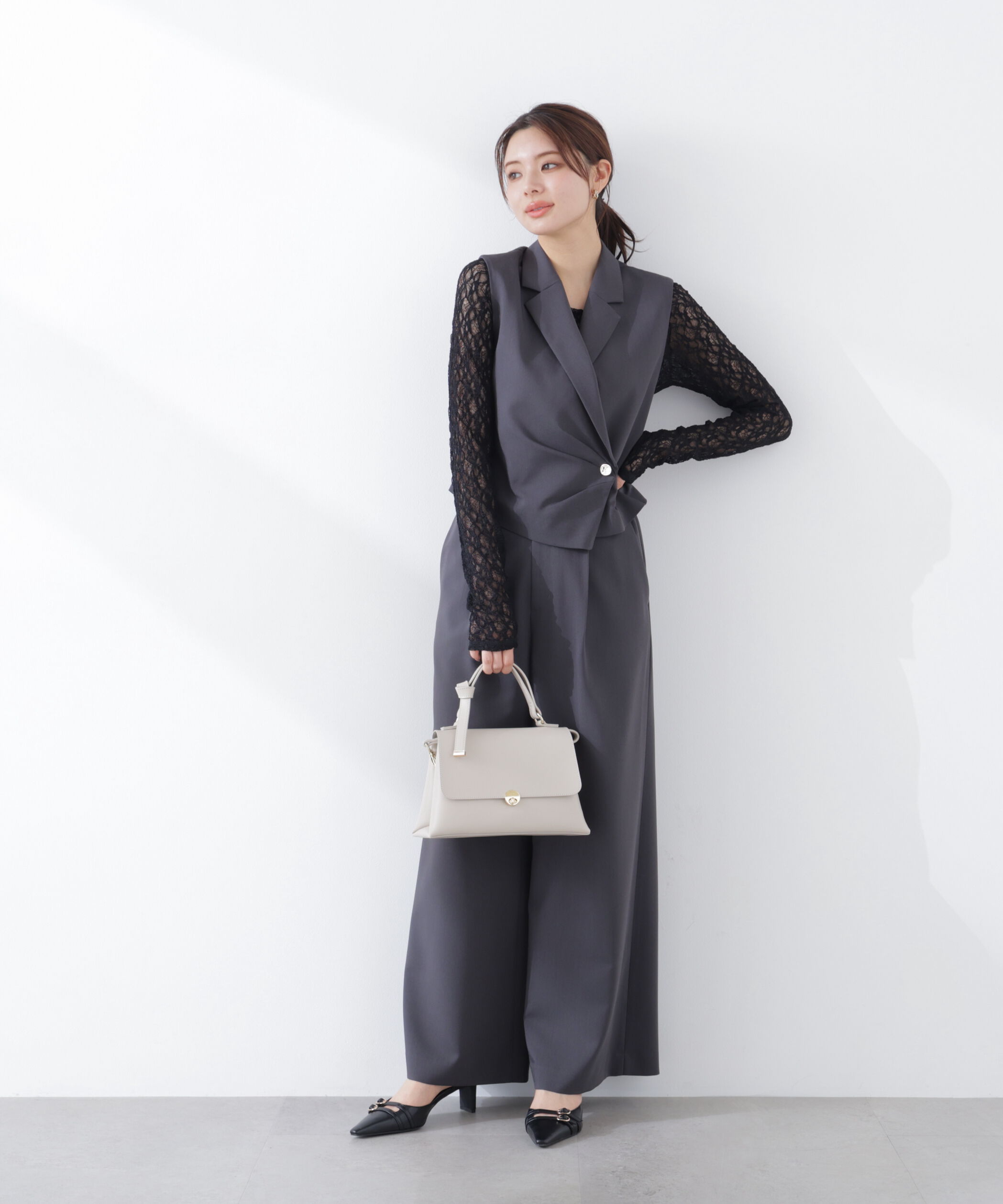 PROPORTION BODY DRESSING「タックアシメジレ　26SS」|ブルゾン・スタジャン|