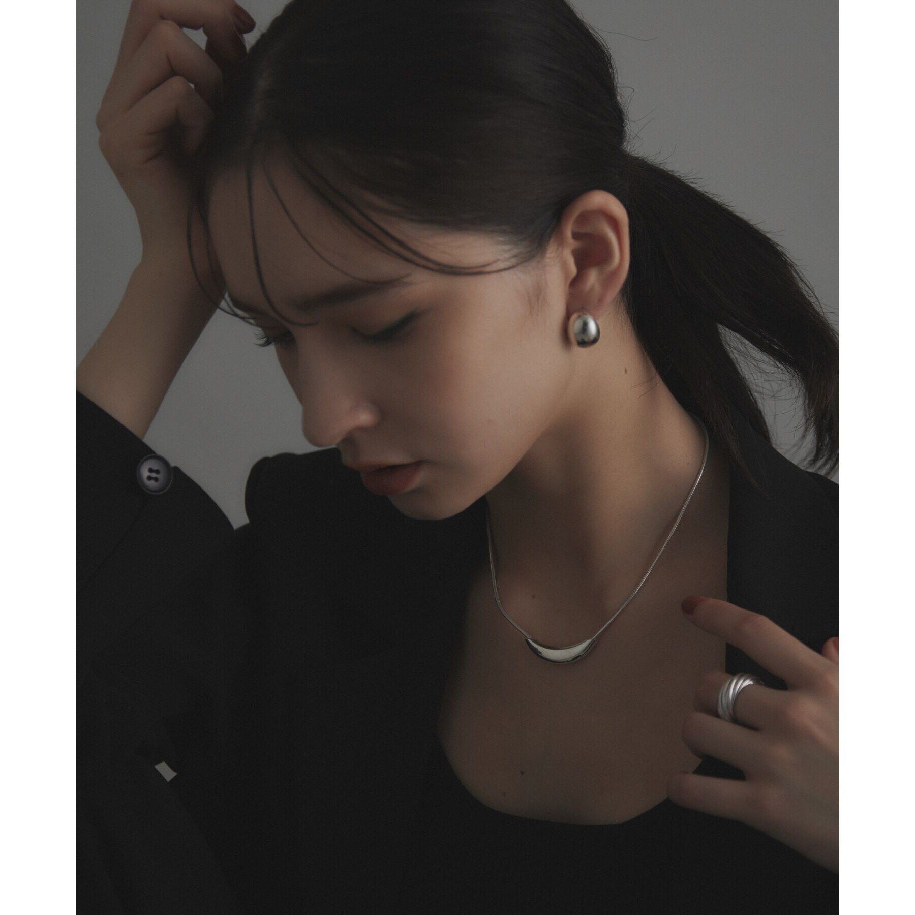 COCOSHNIK ONKITSCH「シルバー ホロウフープピアス ペアシェイプM」|ピアス|