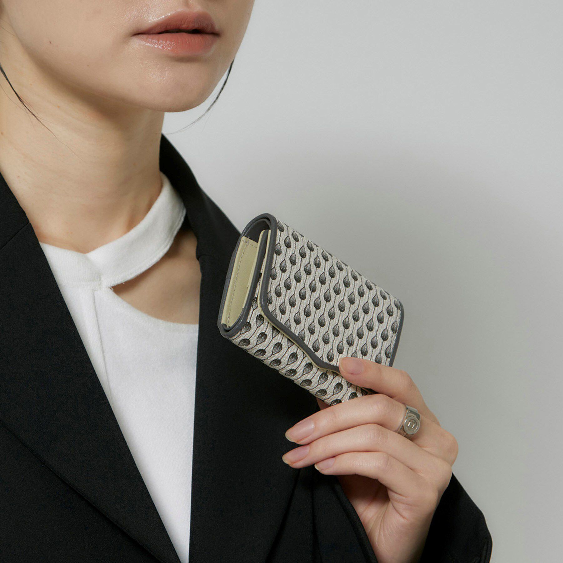 HIROKO HAYASHI「STILLA（スティラ）三つ折り財布」|財布|ライトイエロー(13