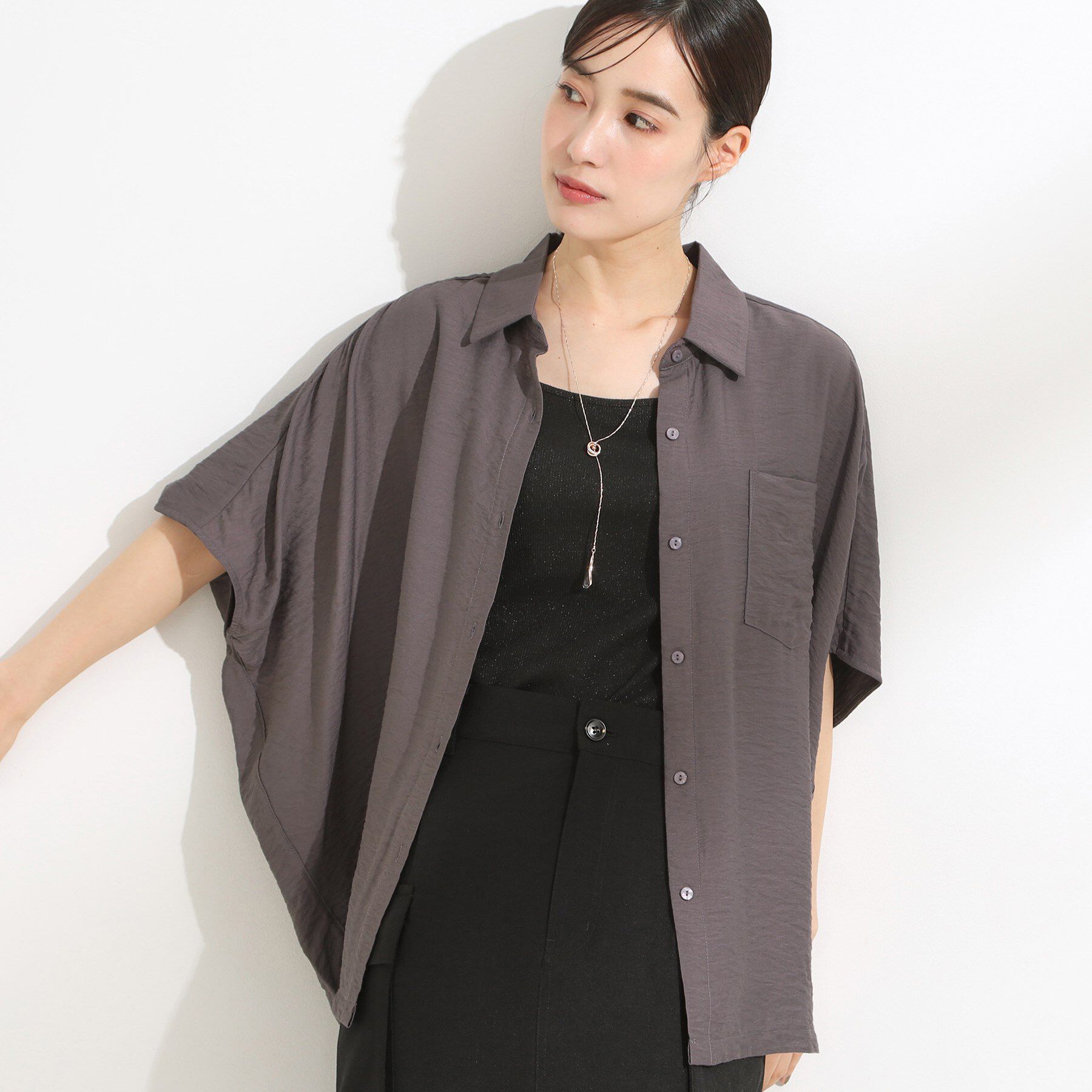 SHOO･LA･RUE「【洗える/S-LL/5分袖】1枚でも羽織としても。さらさらドレープシャツ」|シャツ・ブラウス|ブラウン(044)