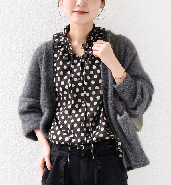 SHIPS for women「【WEB限定】〈手洗い可能〉ランダム ドット フリル ネック 裾 ラウンド ブラウス」|シャツ・ブラウス|