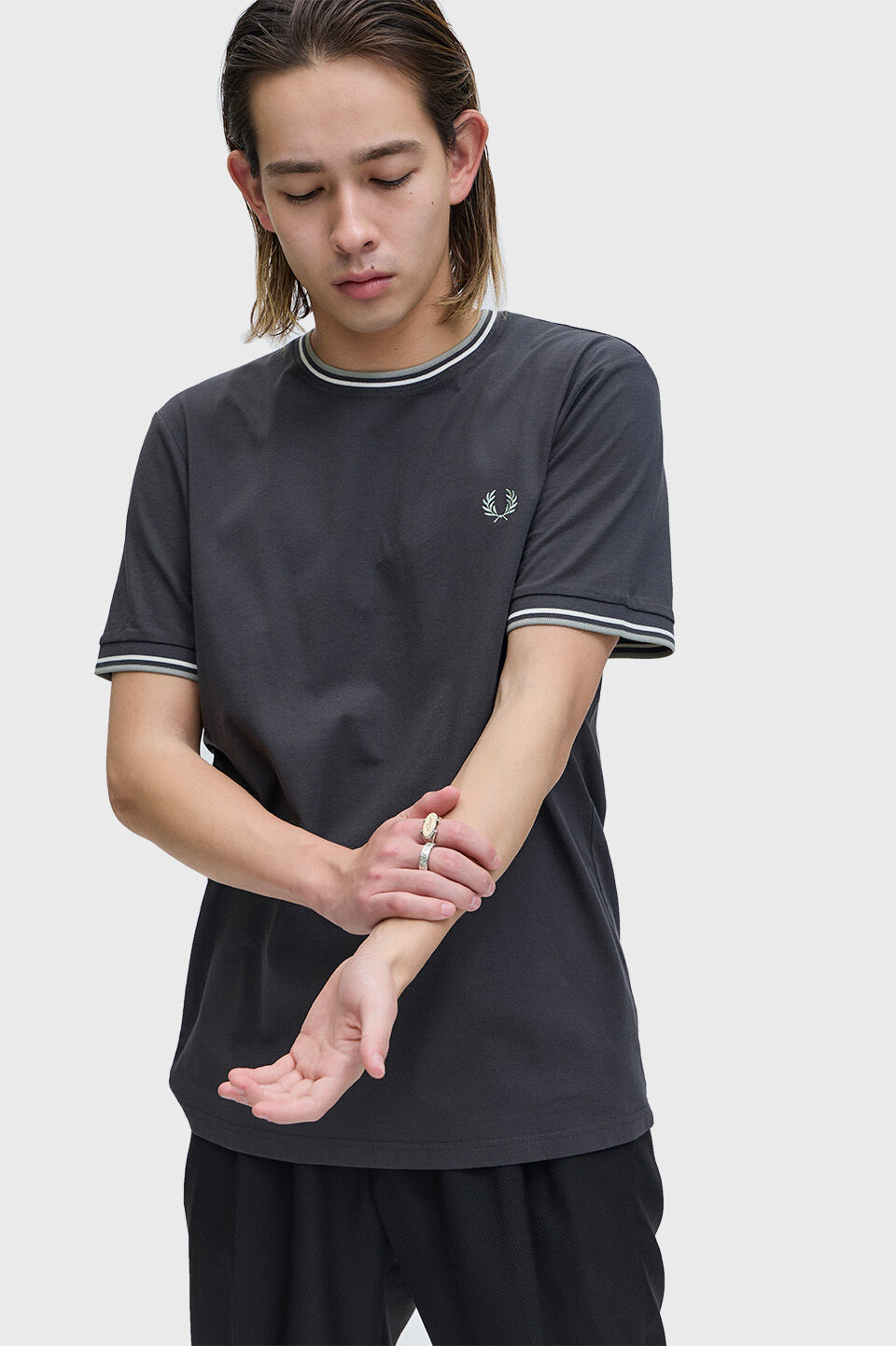FRED PERRY 「Twin Tipped T-Shirt／ティップラインTシャツ M1588V」|Tシャツ・カットソー|