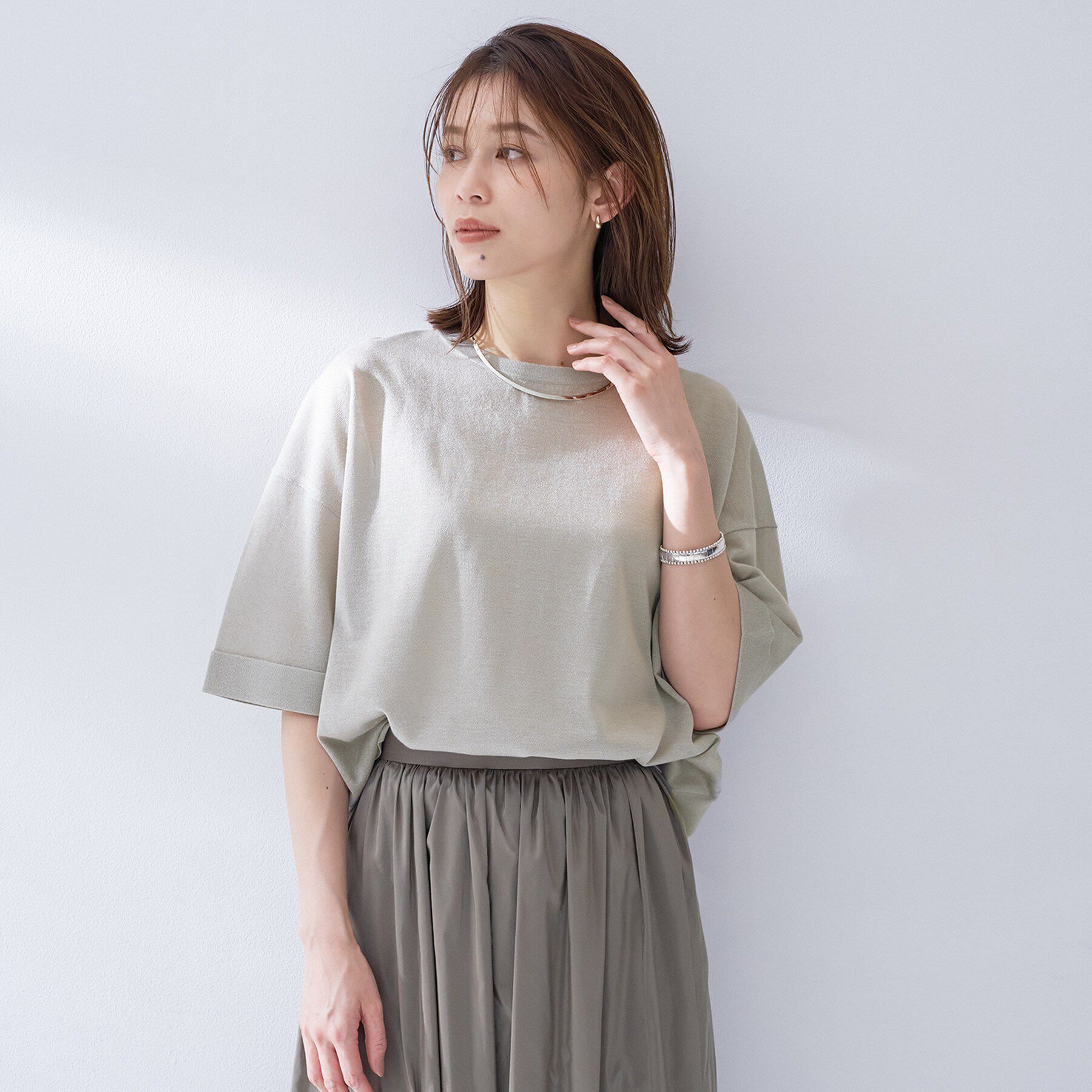 UNTITLED「【アンサンブル可/Tシャツ風/ゆったり】リラックスニットトップス」|ニット・セーター|グレージュ(050)
