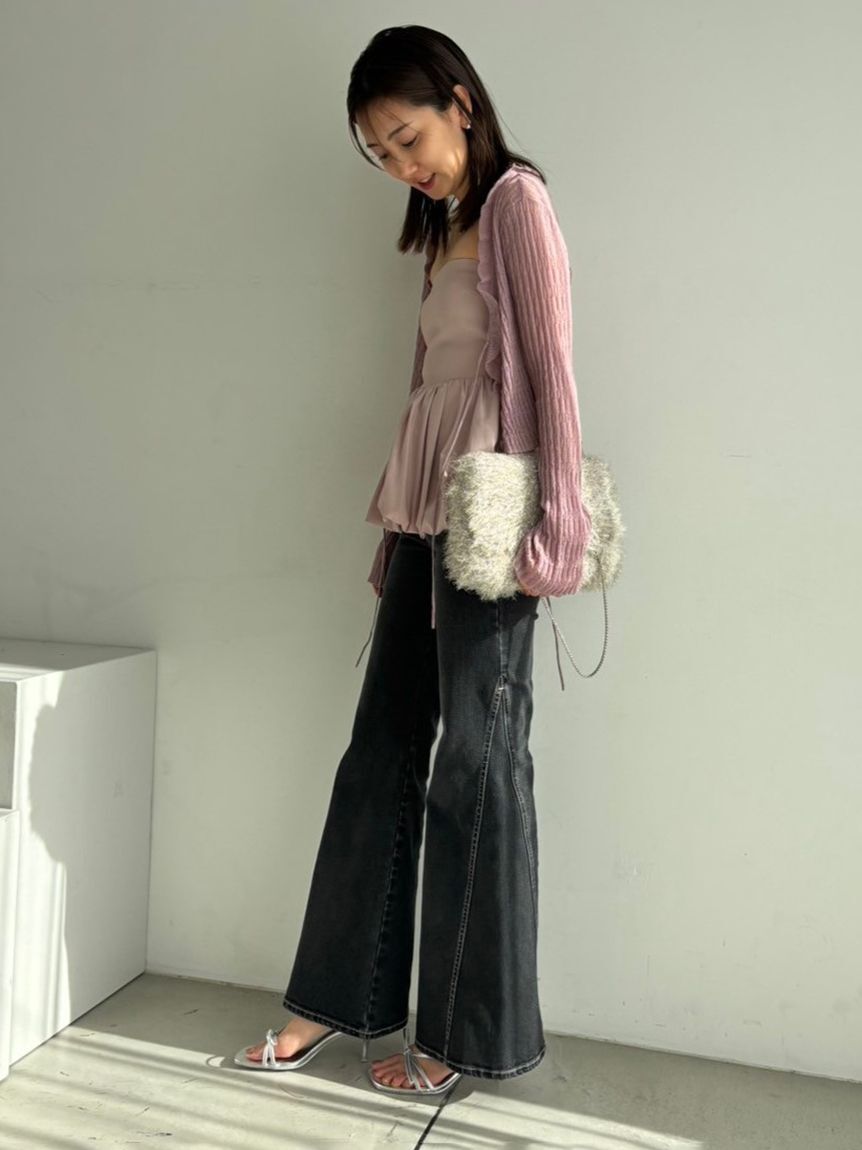 SNIDEL「Sustainableストレッチフレアデニムパンツ」|デニム|