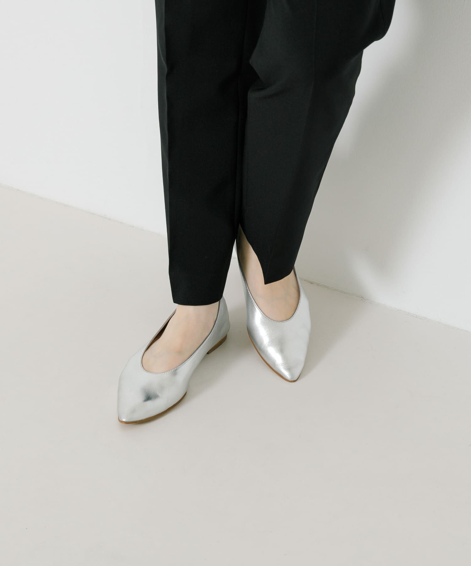 URBAN RESEARCH「レザーポインテッドフラットシューズ」|バレエシューズ|