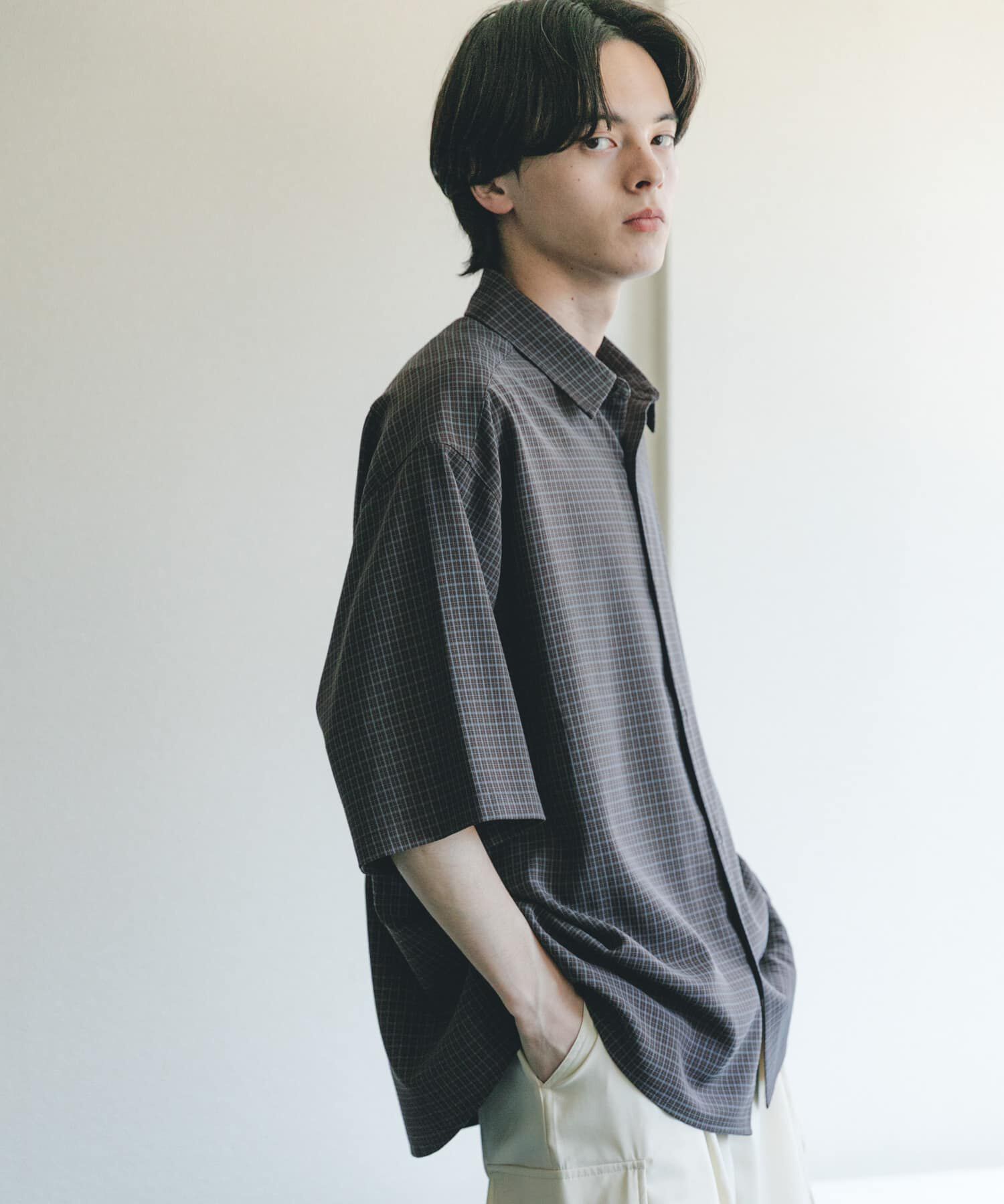 SENSE OF PLACE by URBAN RESEARCH「『ﾕﾆｾｯｸｽ』ﾏｲｸﾛﾁｪｯｸｴｸｽﾄﾗﾙｰｽﾞｼｮｰﾄｽﾘｰﾌ 」|シャツ・ブラウス|ネイビー