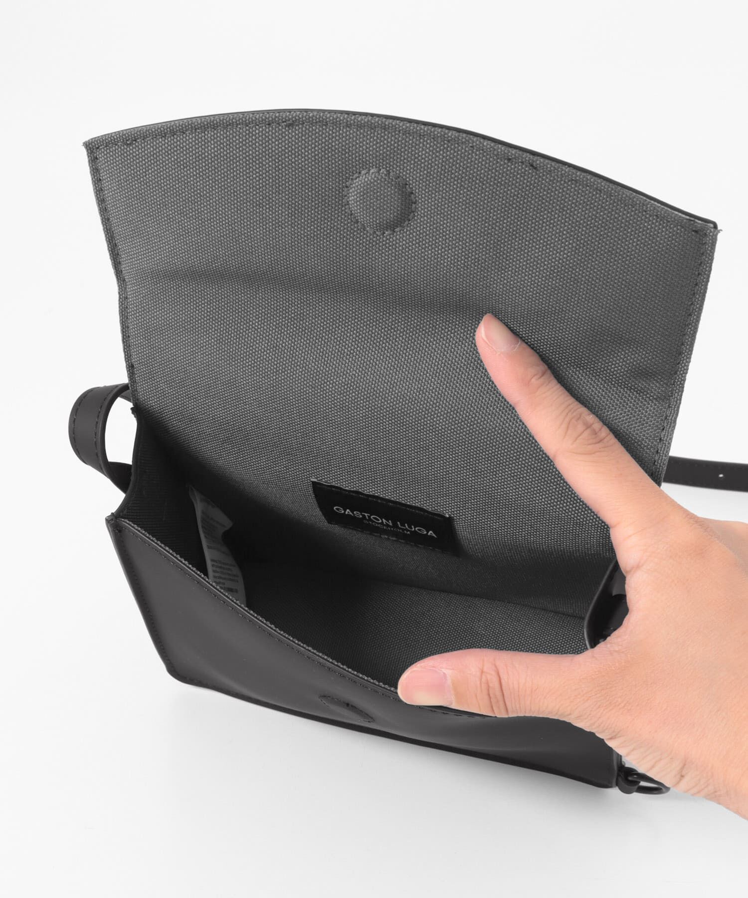 SENSE OF PLACE by URBAN RESEARCH「GASTON LUGA　Splash Pix Crossbody」|ショルダー・メッセンジャー|