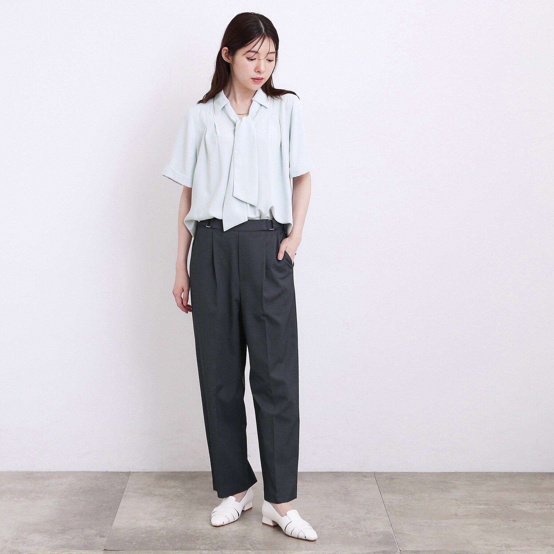 grove「半袖になって再登場！【洗える】チャーム付きマルチWAYボウタイブラウス」|シャツ・ブラウス|