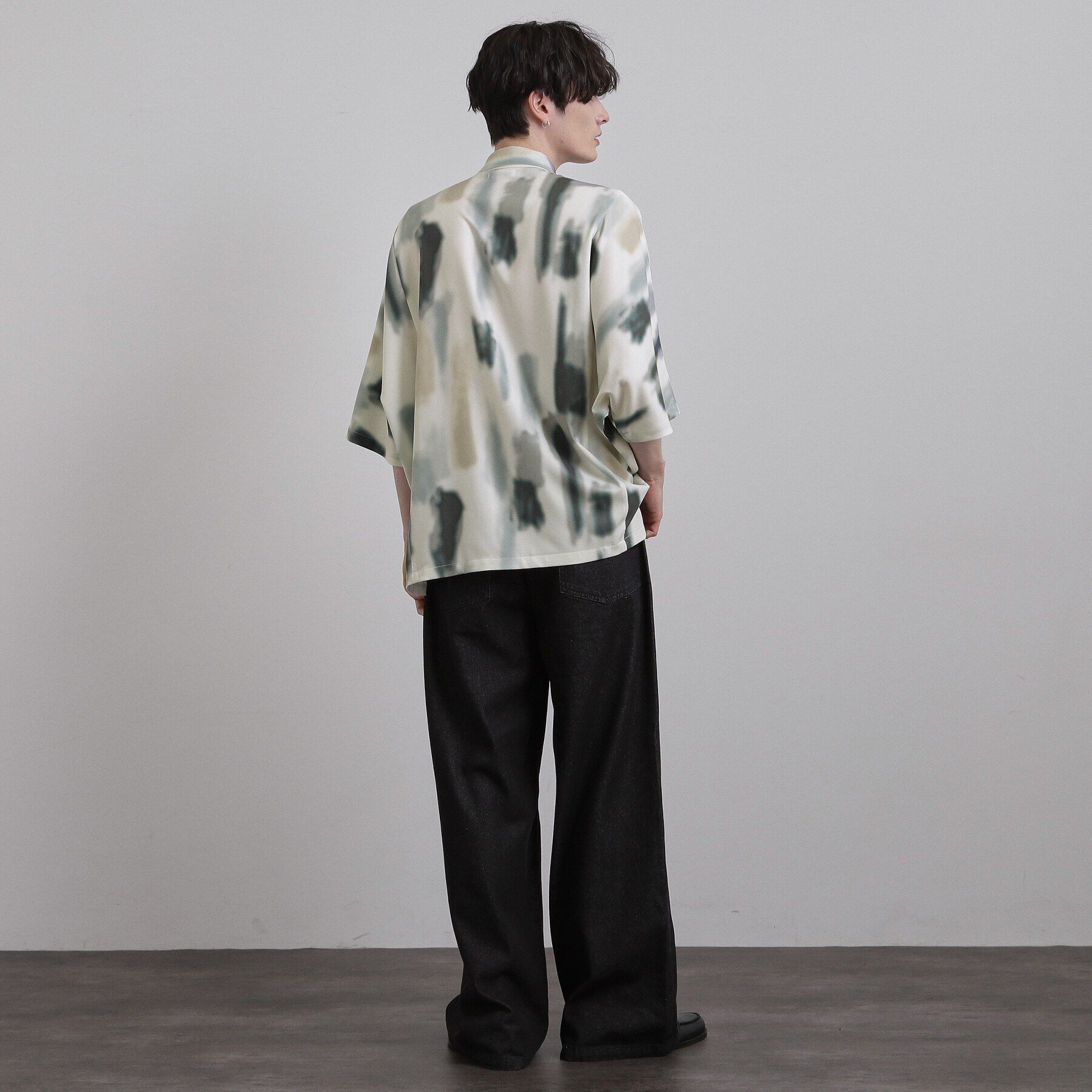 tk.TAKEO KIKUCHI「【今、売れています。】アブストラクトドルマンとろみシャツ/さらっとタッチ/ドレープ/美シルエット/総」|シャツ・ブラウス|