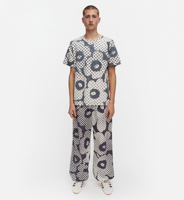 Marimekko「Embla Unikko Tシャツ」|シャツ・ブラウス|ﾀﾞｰｸｸﾞﾚｰ&times;ｵﾌﾎﾜｲﾄ