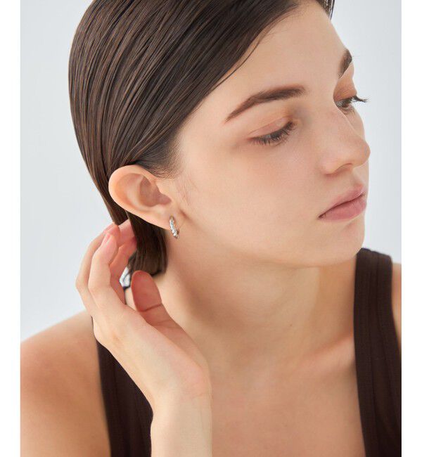 ete「[ONLINE Limited] ツイスト ハグイヤリング」|イヤリング|