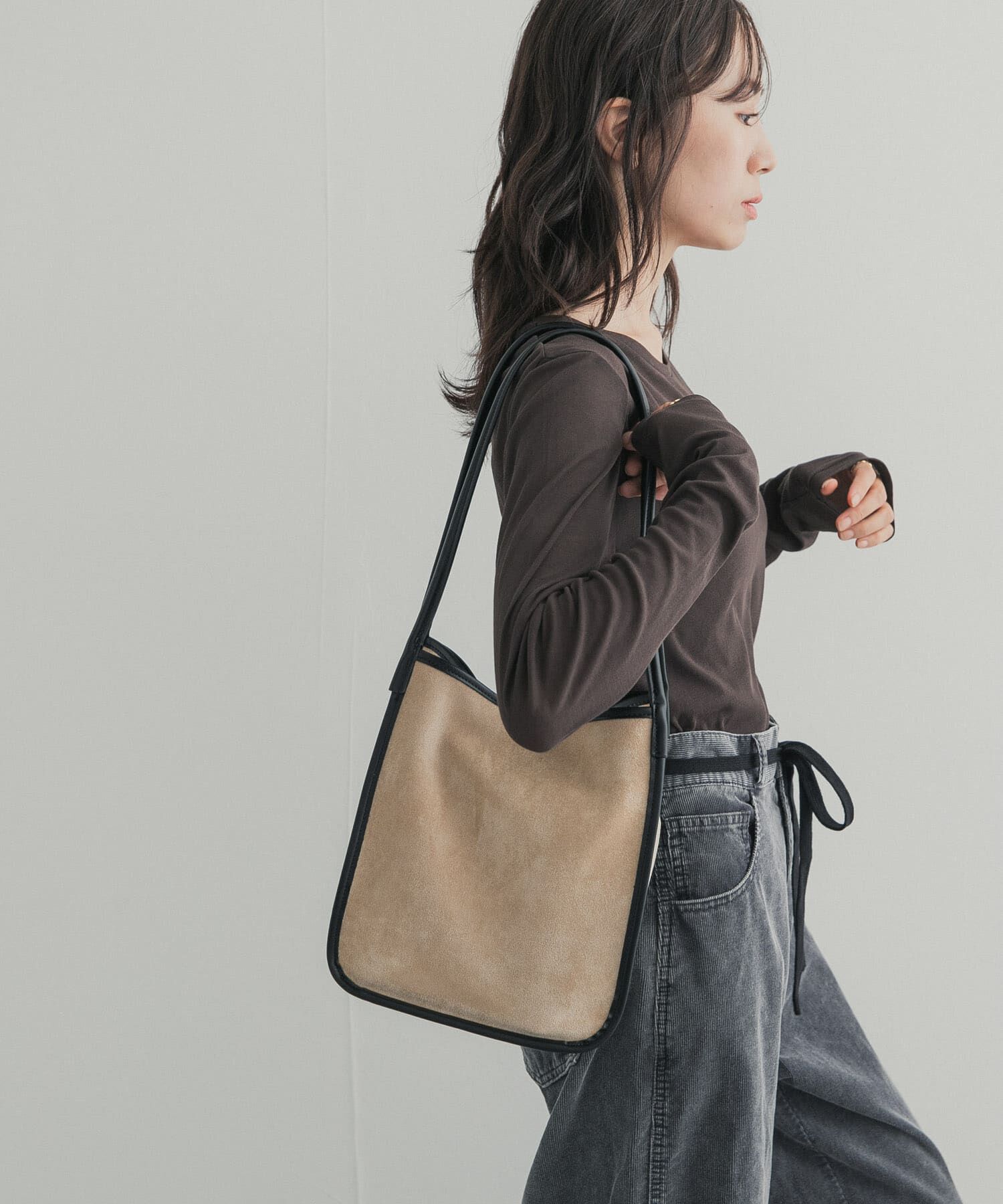 URBAN RESEARCH DOORS「『別注』IOMMI　スウェードバイカラーバッグ」|トートバッグ|