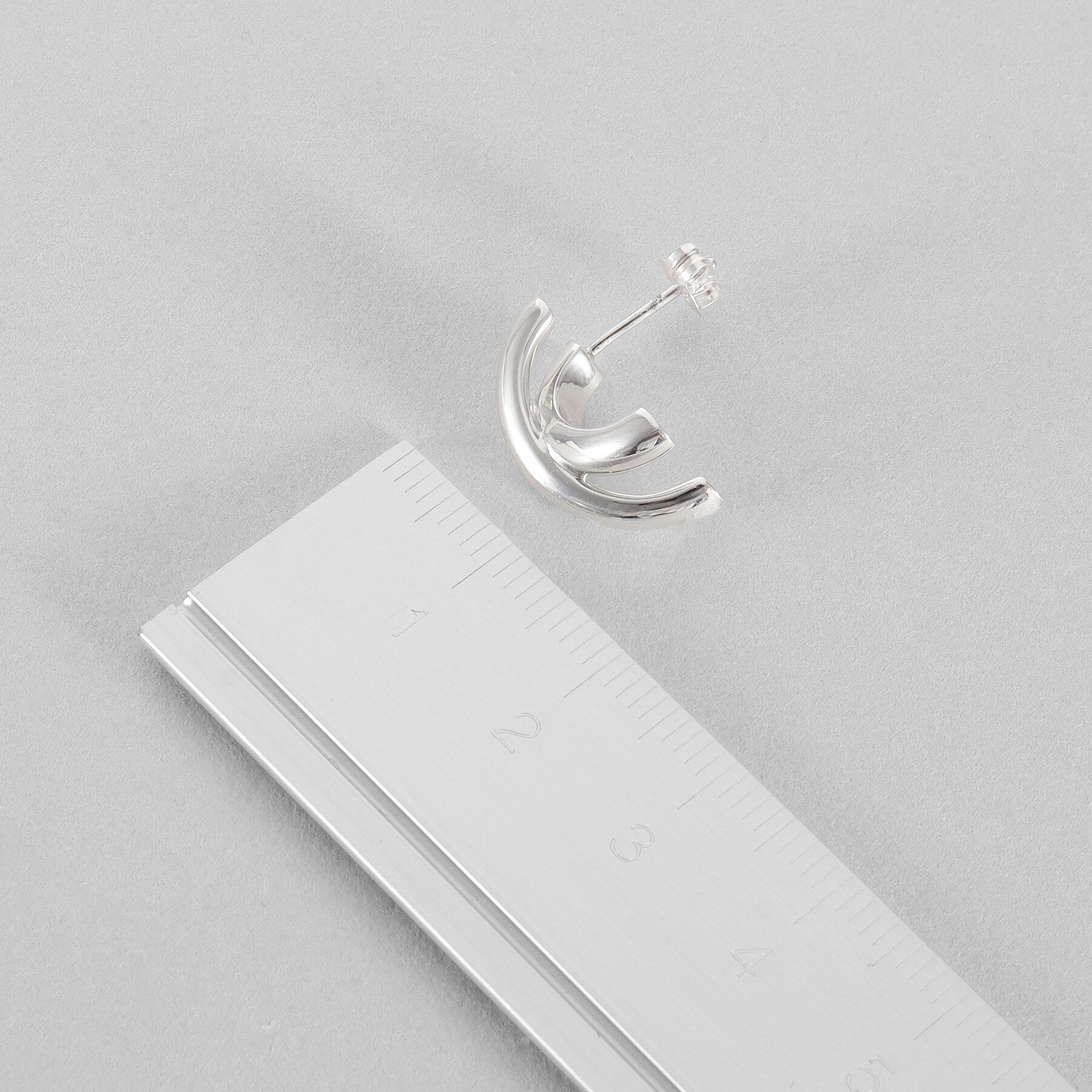 COCOSHNIK ONKITSCH「シルバー アシンメドームクロスピアス」|ピアス|