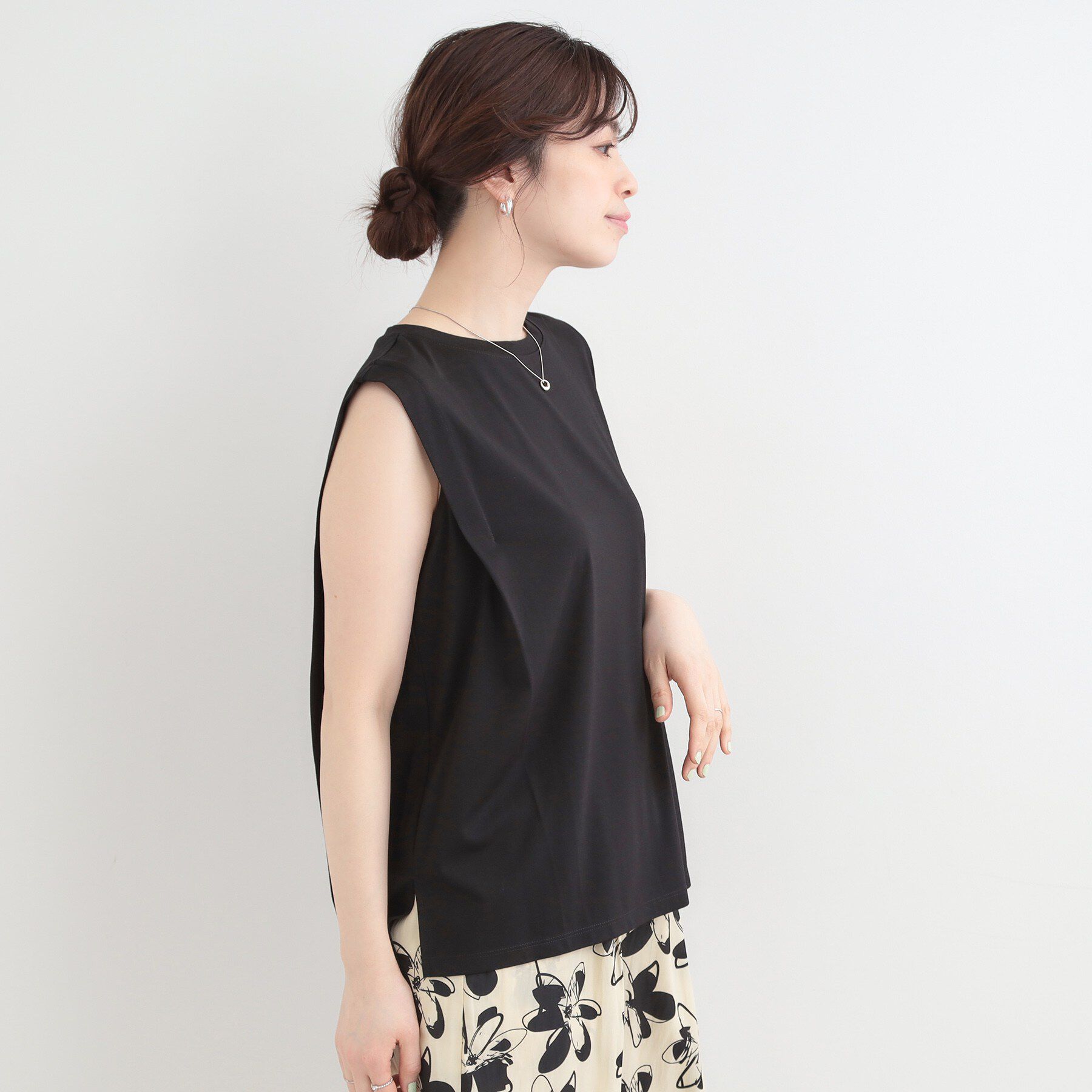 SHOO･LA･RUE「【UVカット/接触冷感】上品に涼し気 とろみタックノースリーブトップス」|Tシャツ・カットソー|