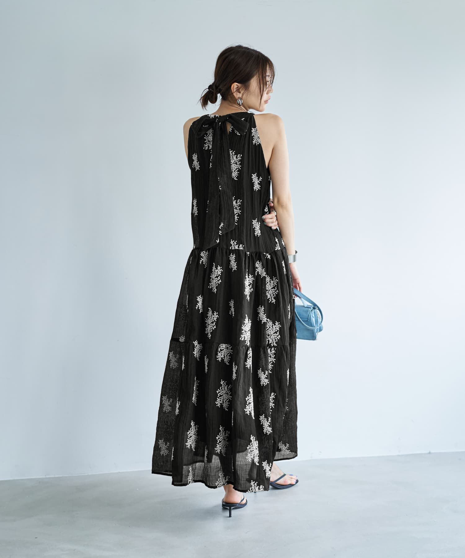 STYLE DELI「ミモザ刺繍のホルターネックティアードワンピース」|ワンピース|