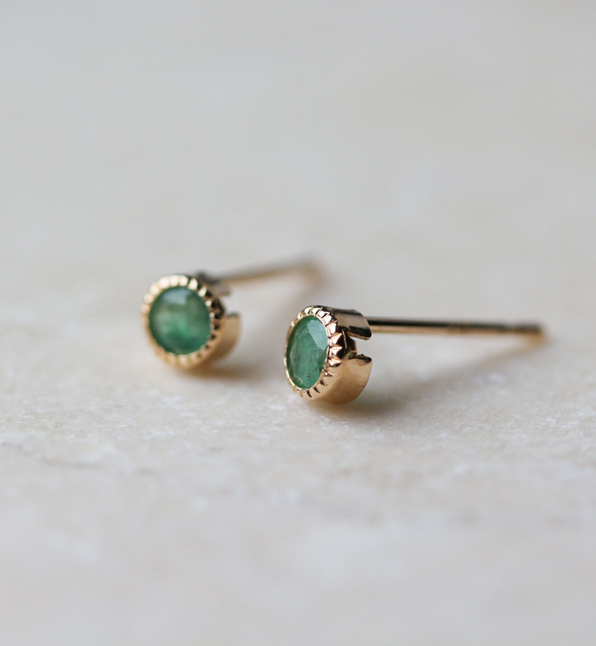  「エメラルド ピアス | K10YG 」|ピアス|