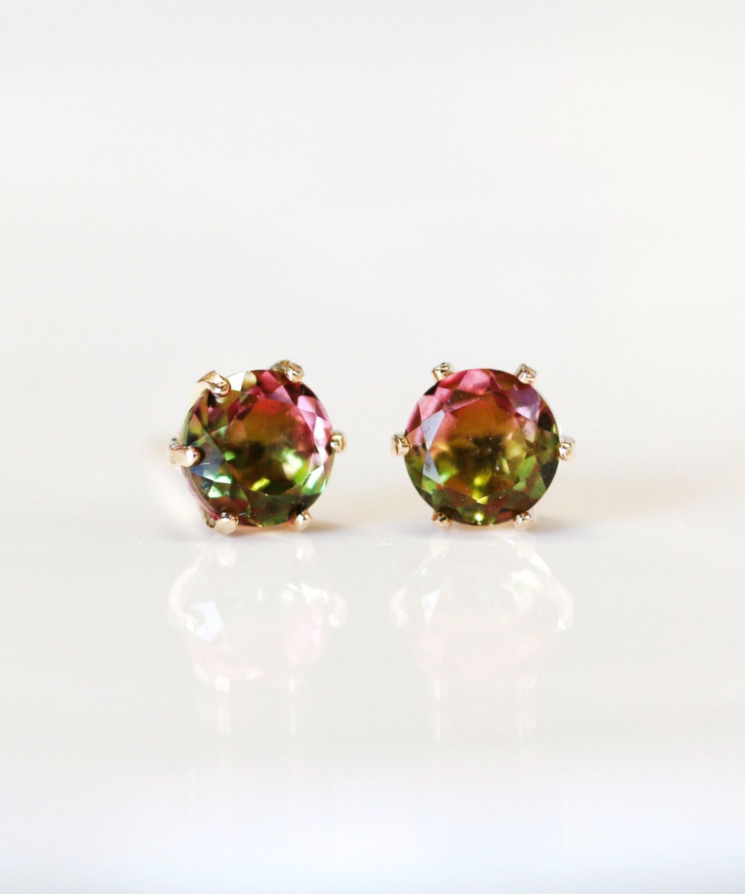  「グラデーションクリスタル ピアス | K10YG」|ピアス|グリーン