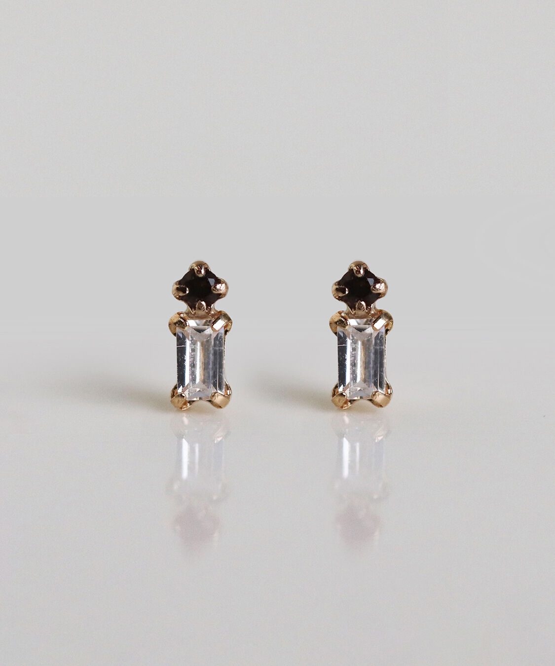  「カラーストーン / キュービックジルコニア ピアス | K10YG」|ピアス|ブラウン