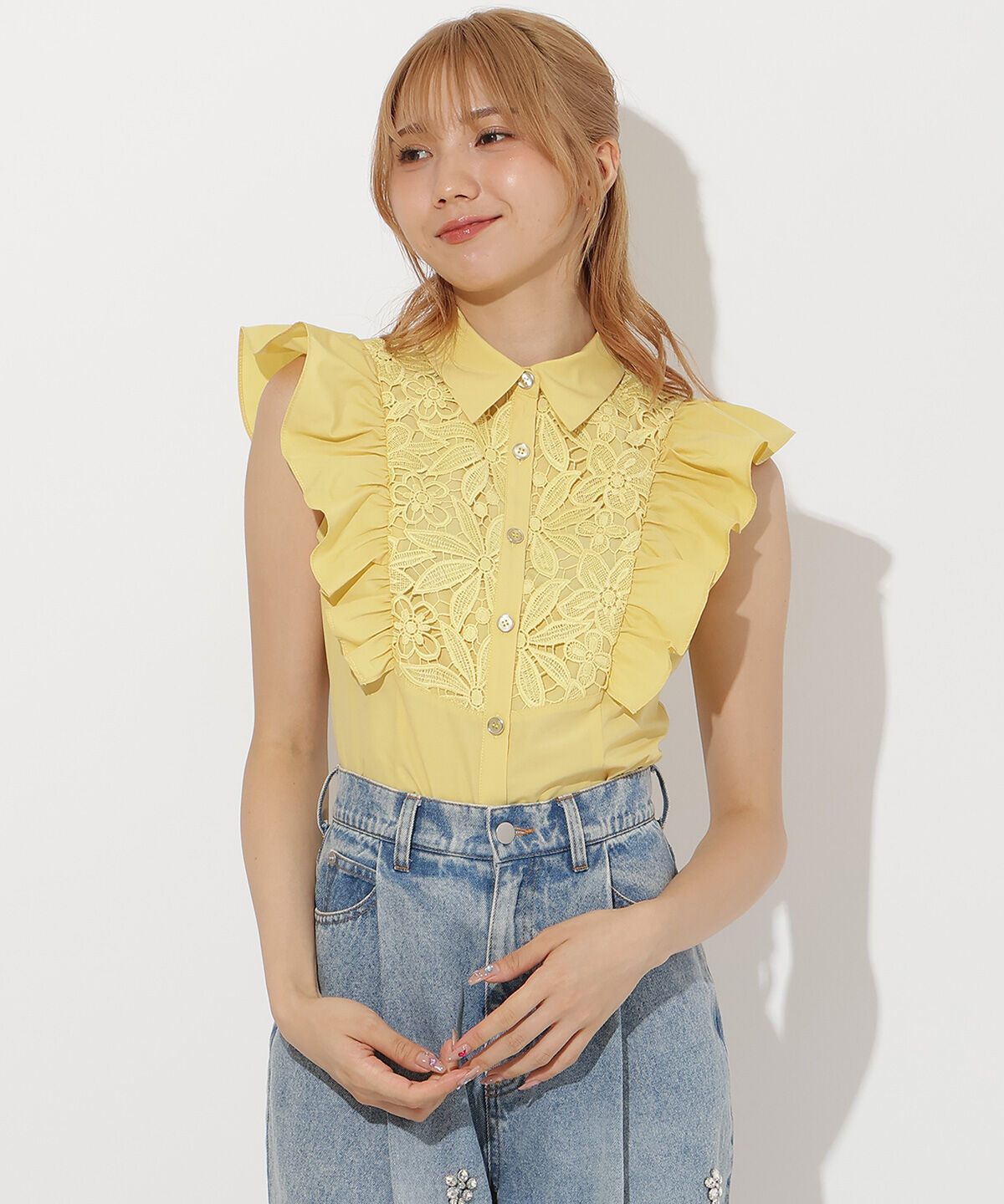 アンドクチュール「肩フリル刺繍シャツ」|シャツ・ブラウス|イエロー