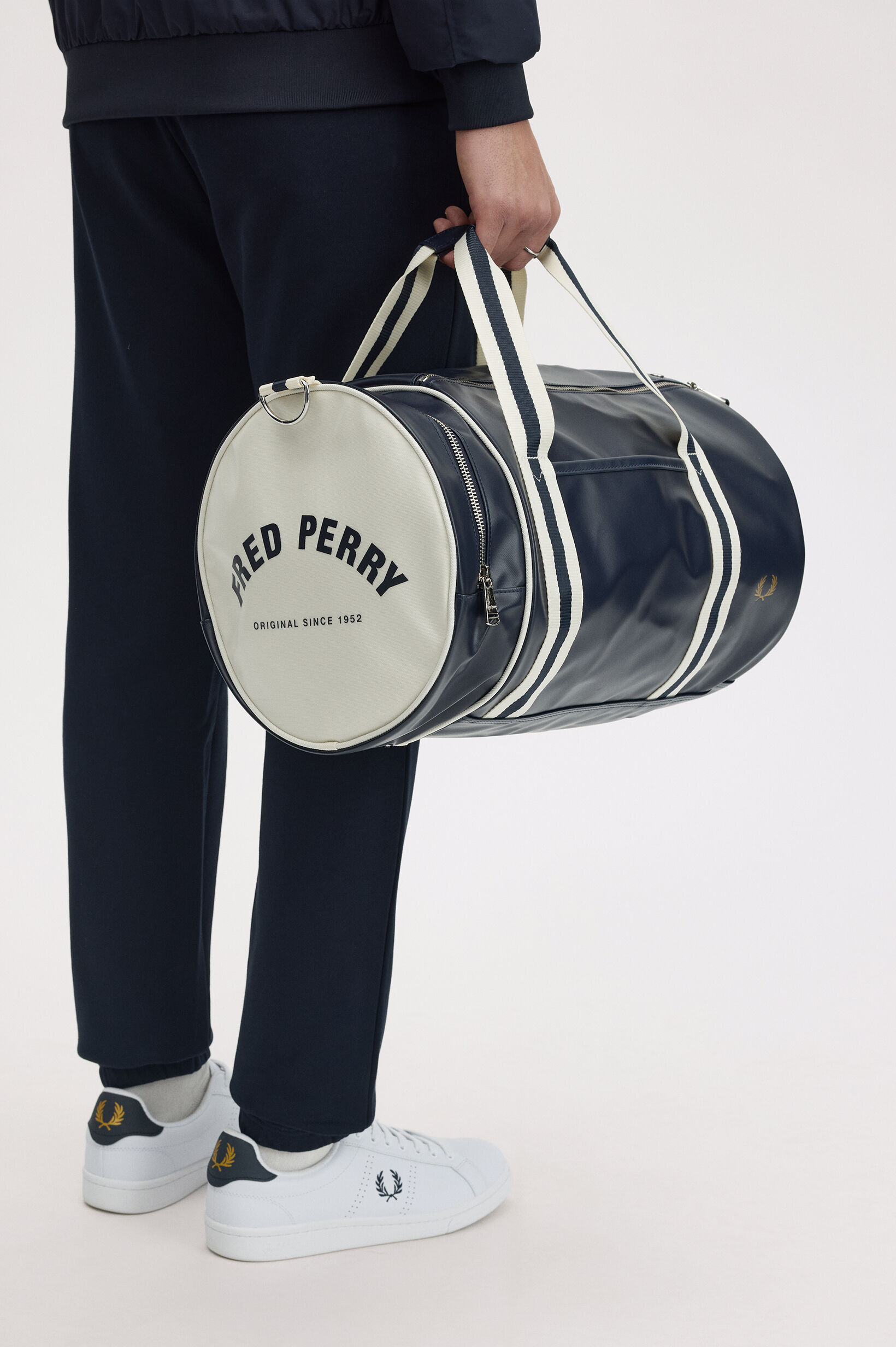 FRED PERRY 「Classic Barrel Bag／クラシックバレルバッグ」|ボストンバッグ|NAVY