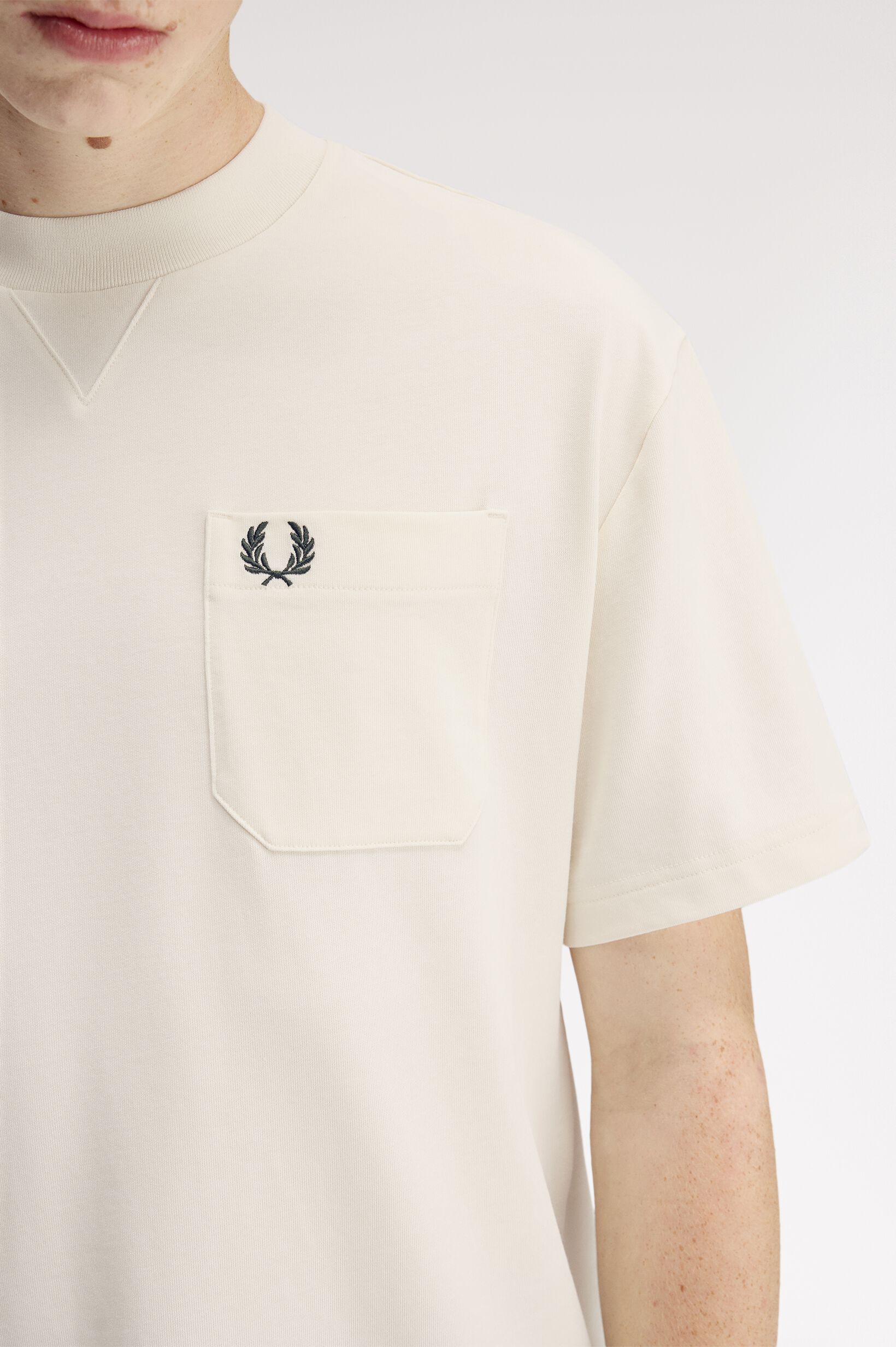 FRED PERRY 「FRED PERRY／Pocket Detail T-Shirt／ポケットディテールTシャツ」|Tシャツ・カットソー|