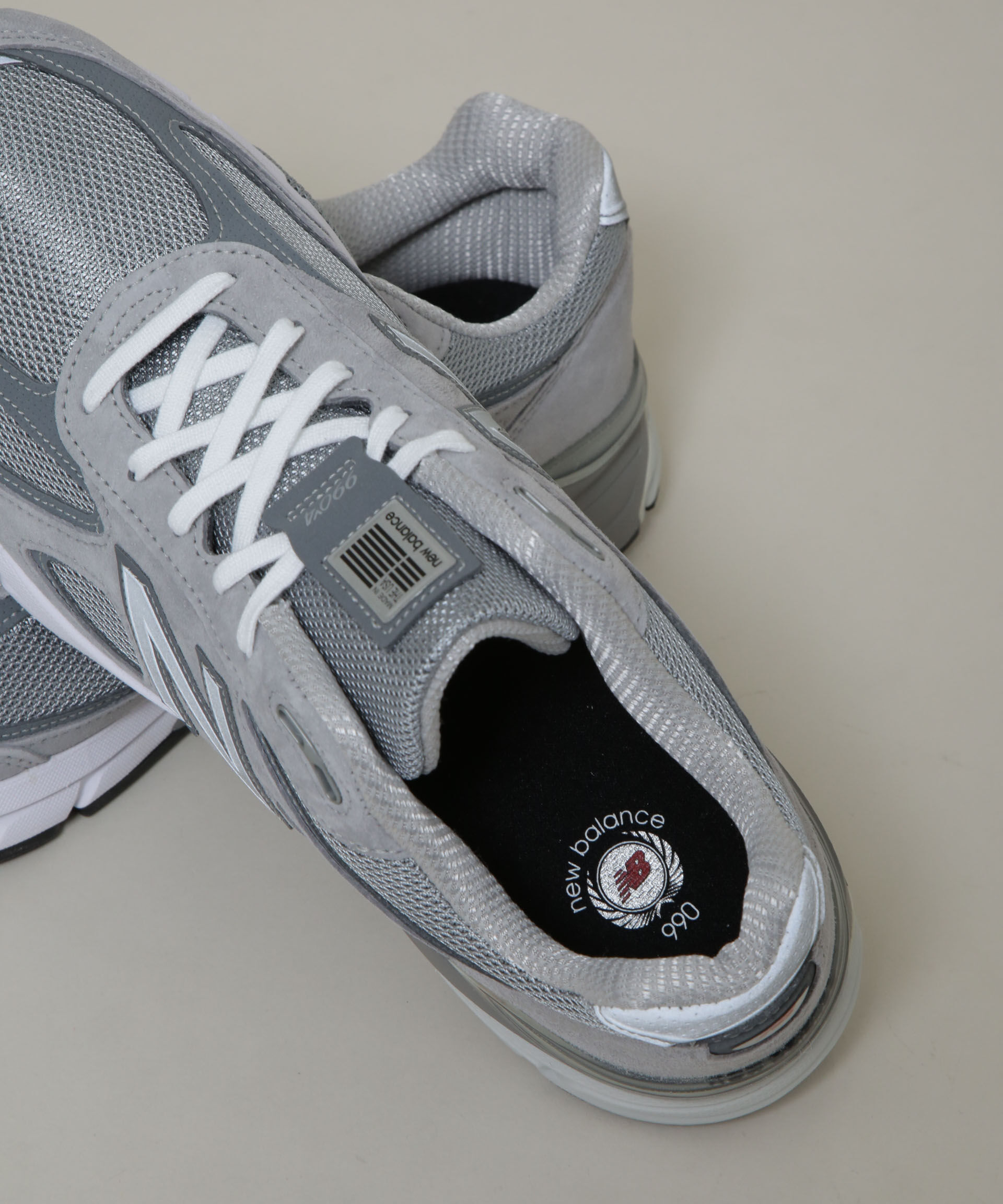 NANO universe「new balance/U990v4」|スニーカー|