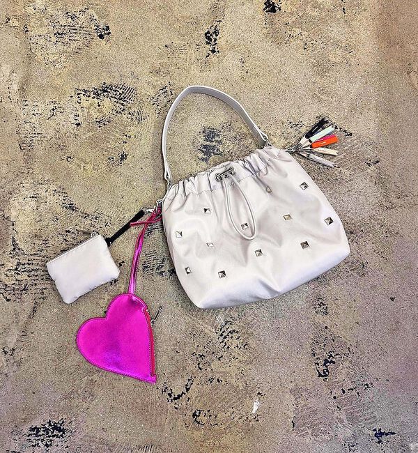 NOMINE「【cheek】heart pouch studs スタッズ ハートチャーム 巾着」|ショルダー・メッセンジャー|グレー