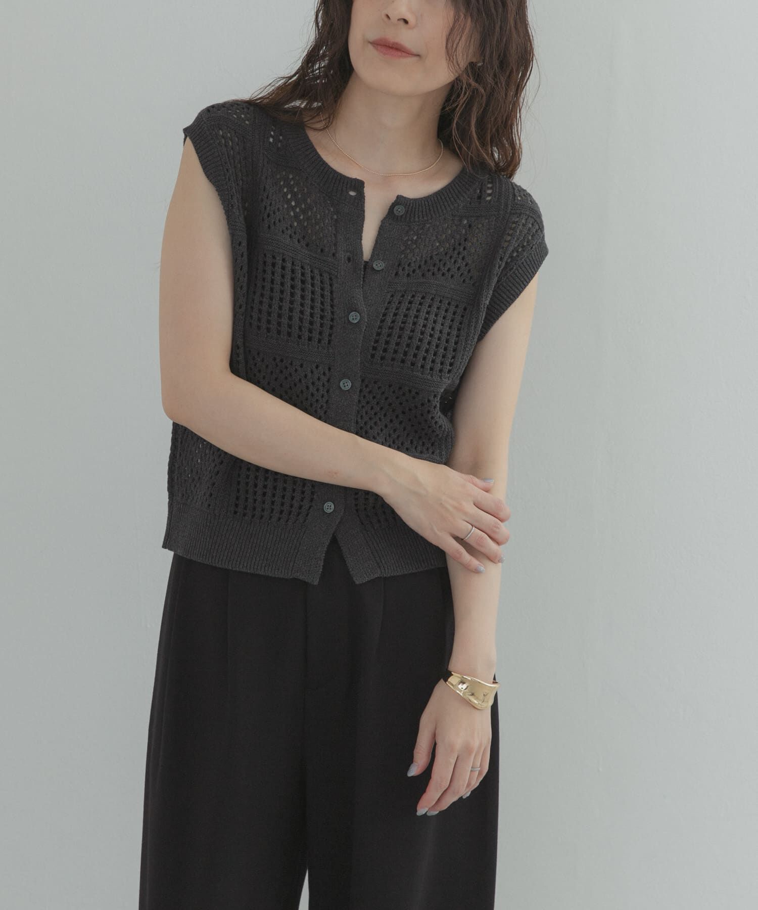 URBAN RESEARCH DOORS「『WEB限定』2WAYクロシェノースリーブニット」|ニット・セーター|