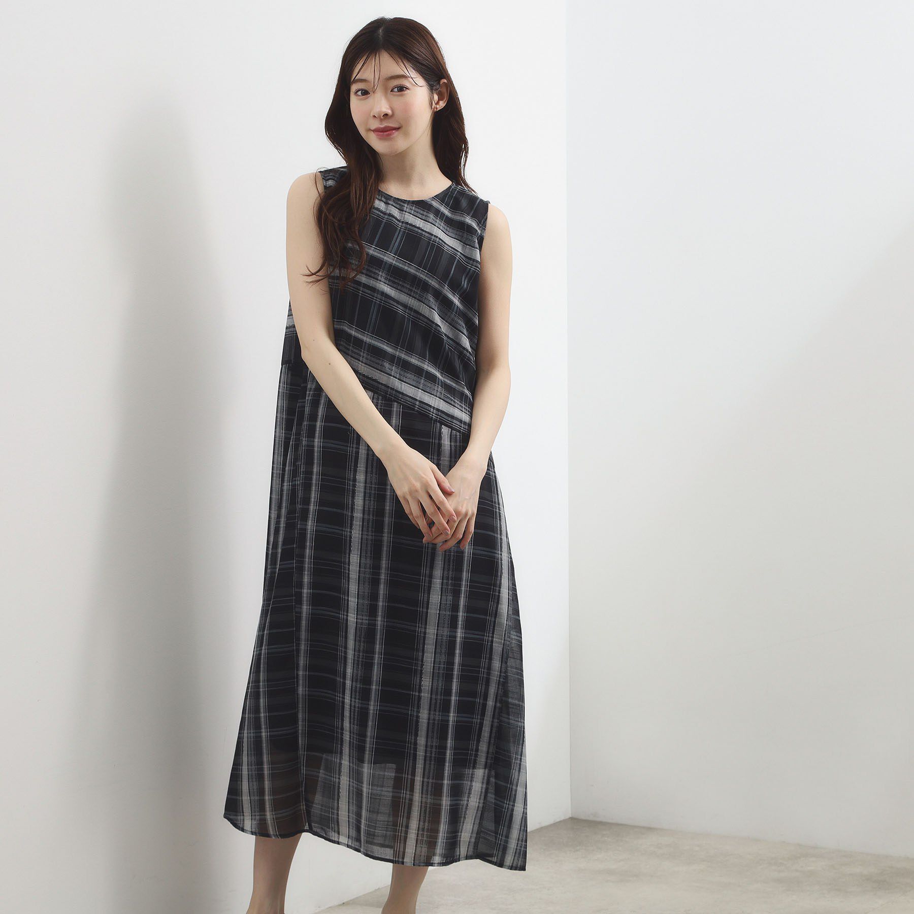 grove「【洗える・体型カバー】アートチェックワンピース」|ワンピース|ブラック(219)