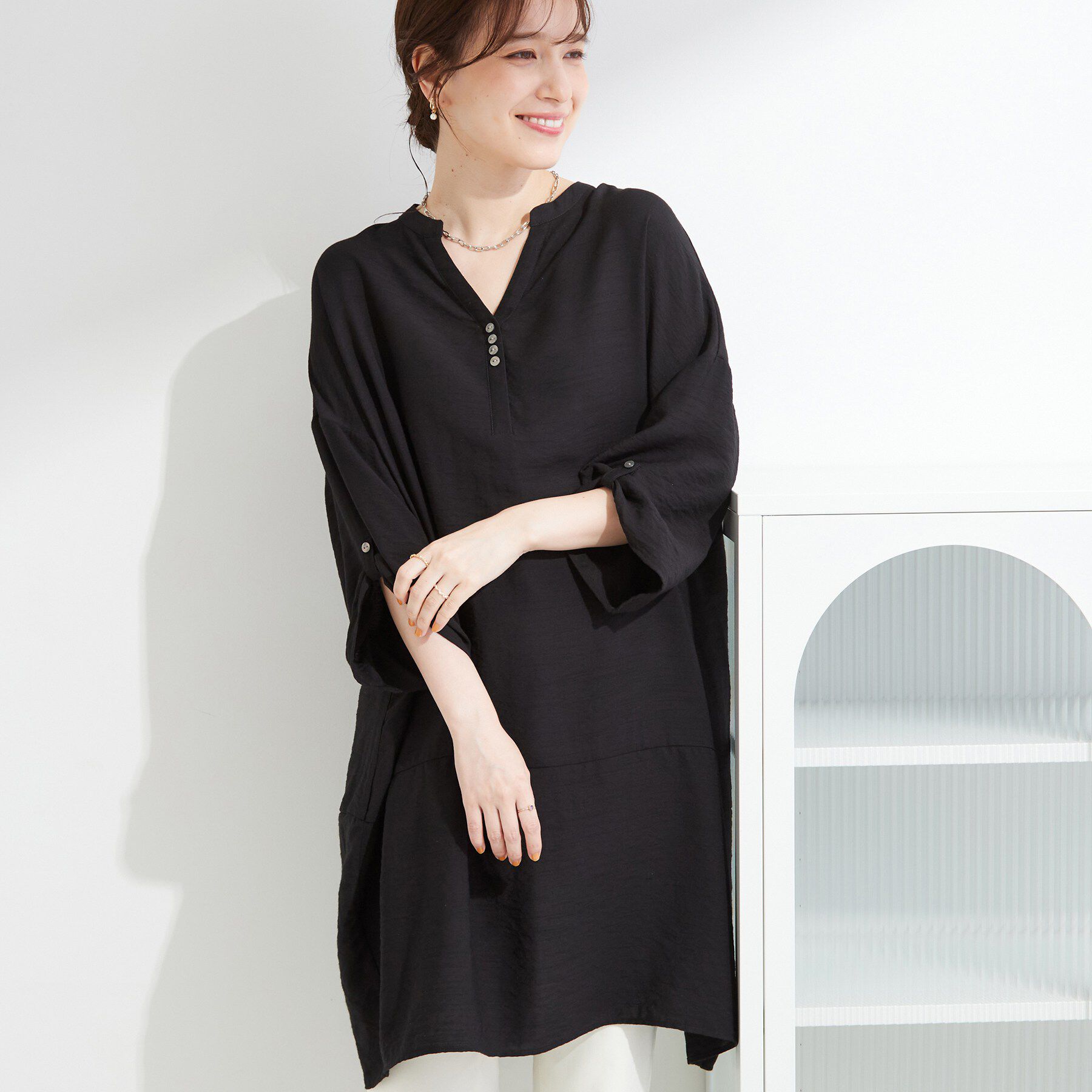 SHOO･LA･RUE「【ひんやり/S-LL/洗濯後しわになりにくい】体型カバーにも ゆるっとリラックス 7分袖チュニック」|ワンピース|ブラック(019)
