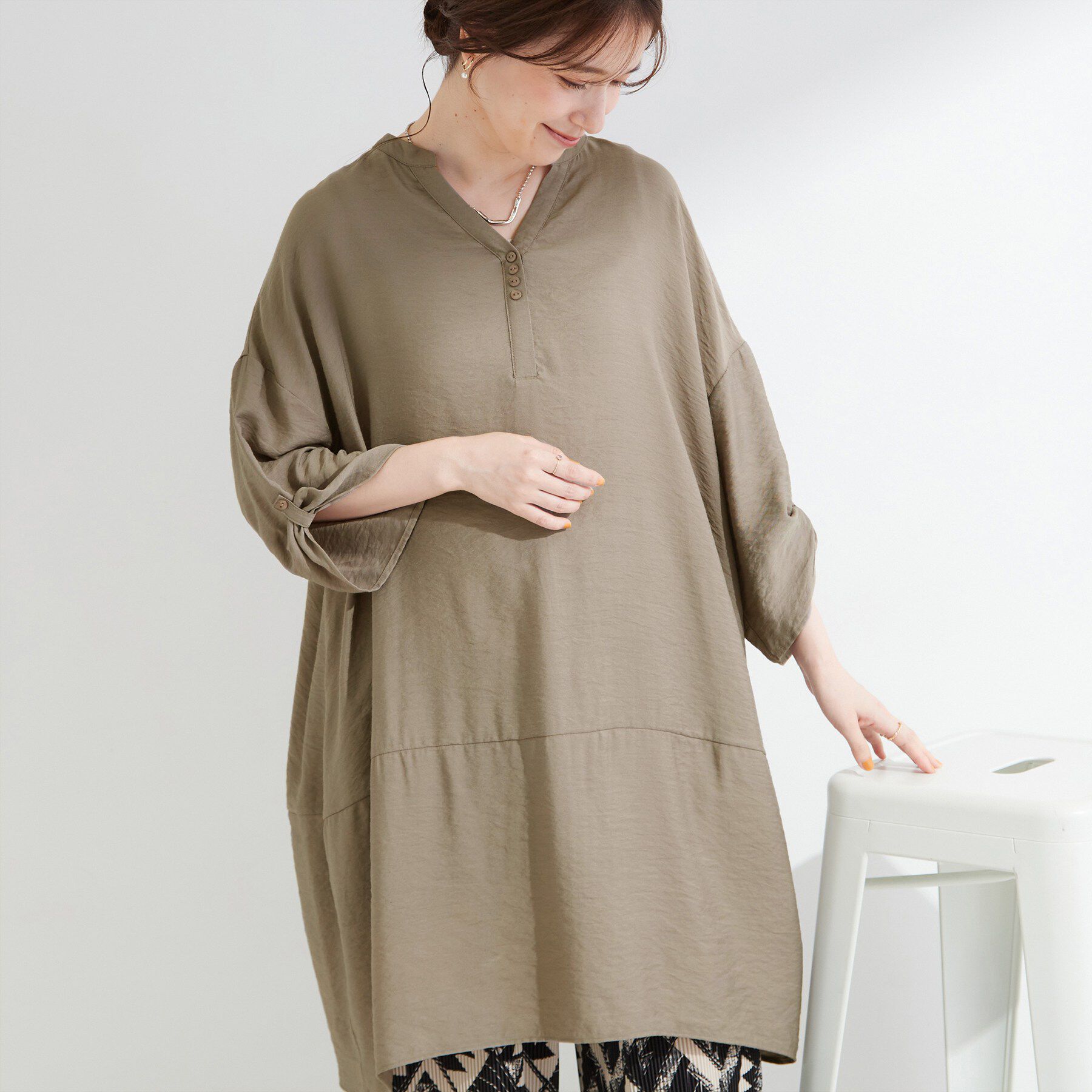 SHOO･LA･RUE「【ひんやり/S-LL/洗濯後しわになりにくい】体型カバーにも ゆるっとリラックス 7分袖チュニック」|ワンピース|トープ(054)